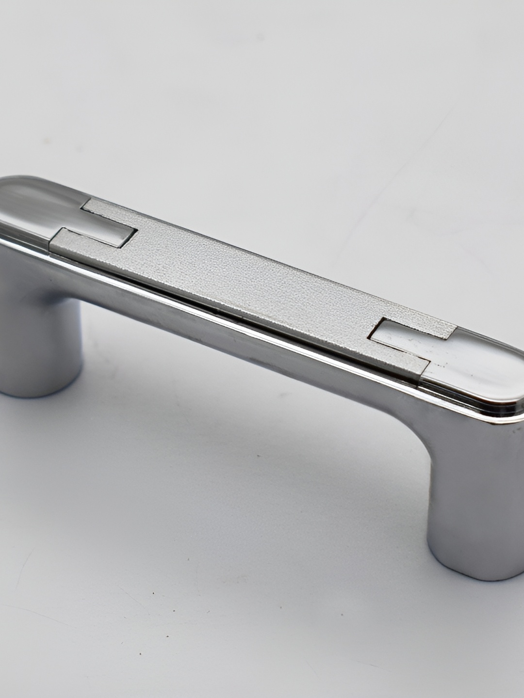 

Rab Silver Toned Glossy Finish Door Handle
