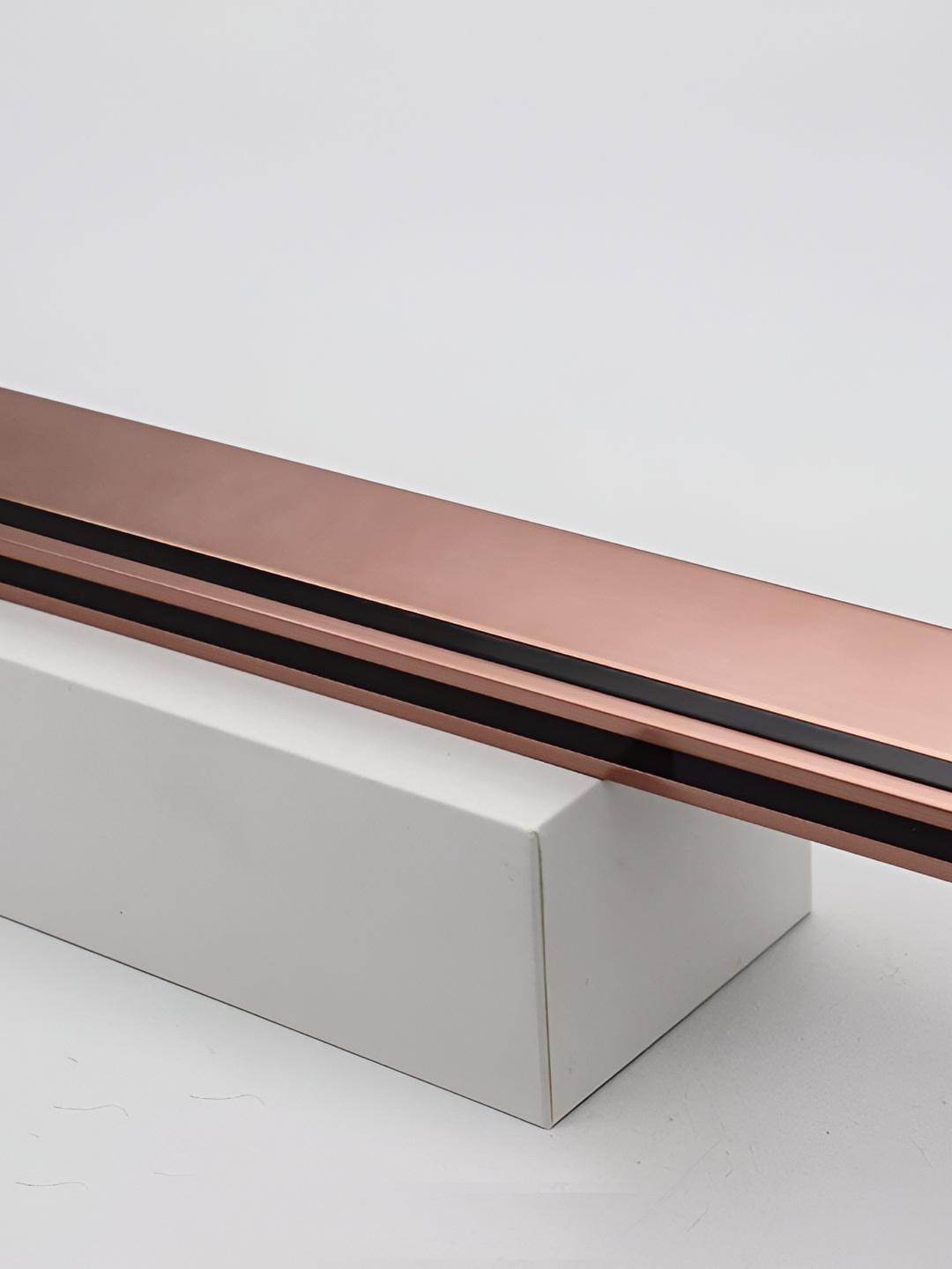 

Rab Copper Toned Glossy Finish Cabinet/Drawer Handle