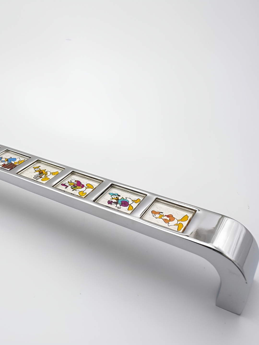 

Rab Grey & White Glossy Finish Door Handle