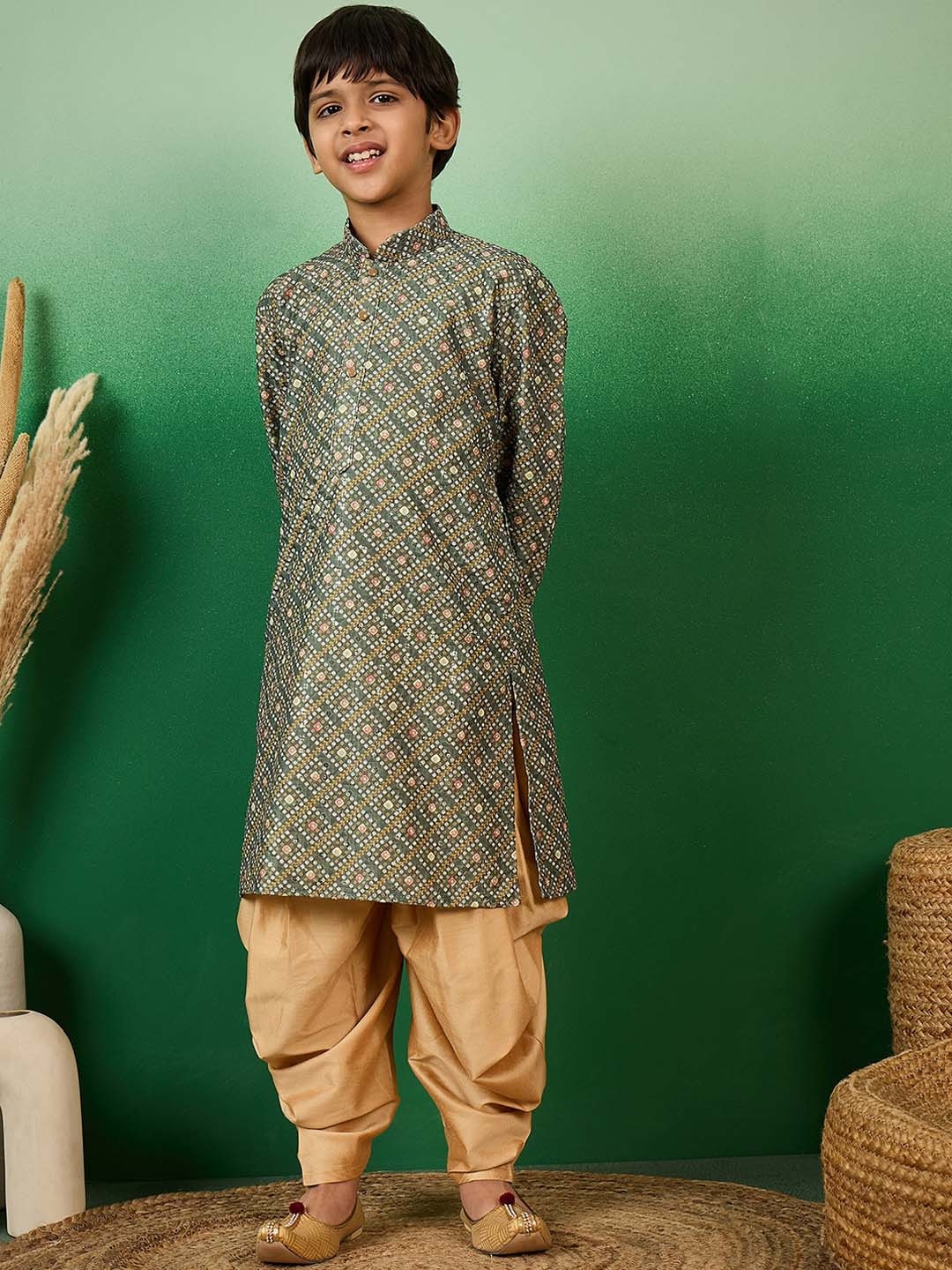 

Sangria Boys Bandhani Printed Sequined Band Collar Straight Kurta, Green