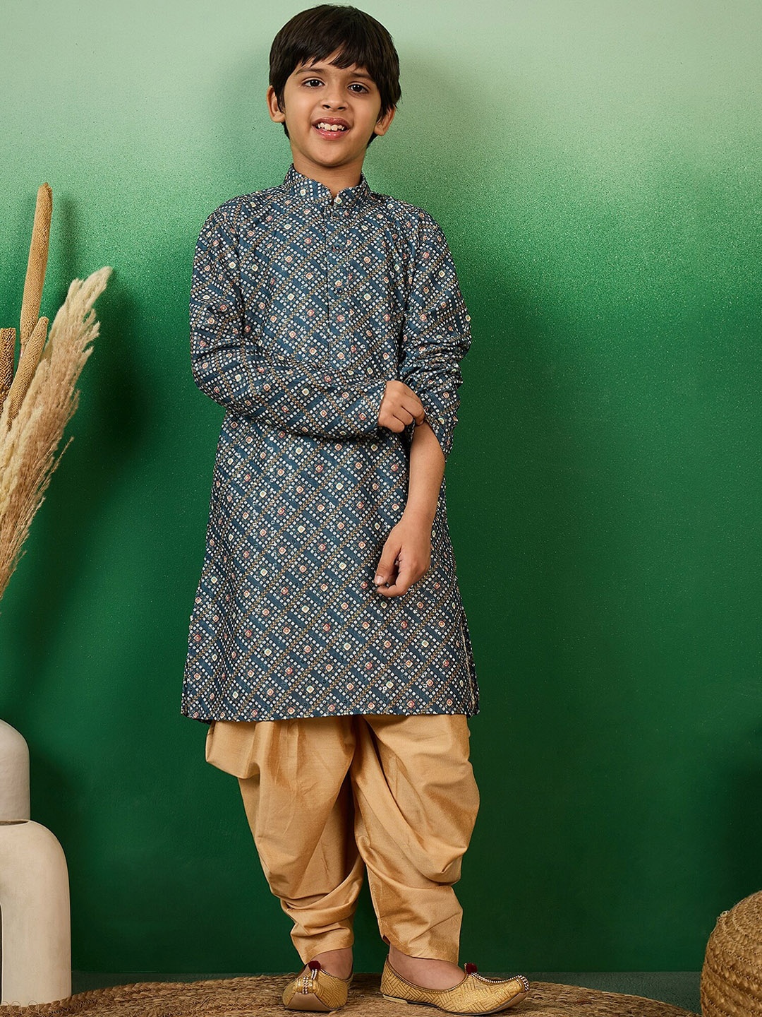 

Sangria Boys Bandhani Printed Sequined Band Collar Kurta, Teal