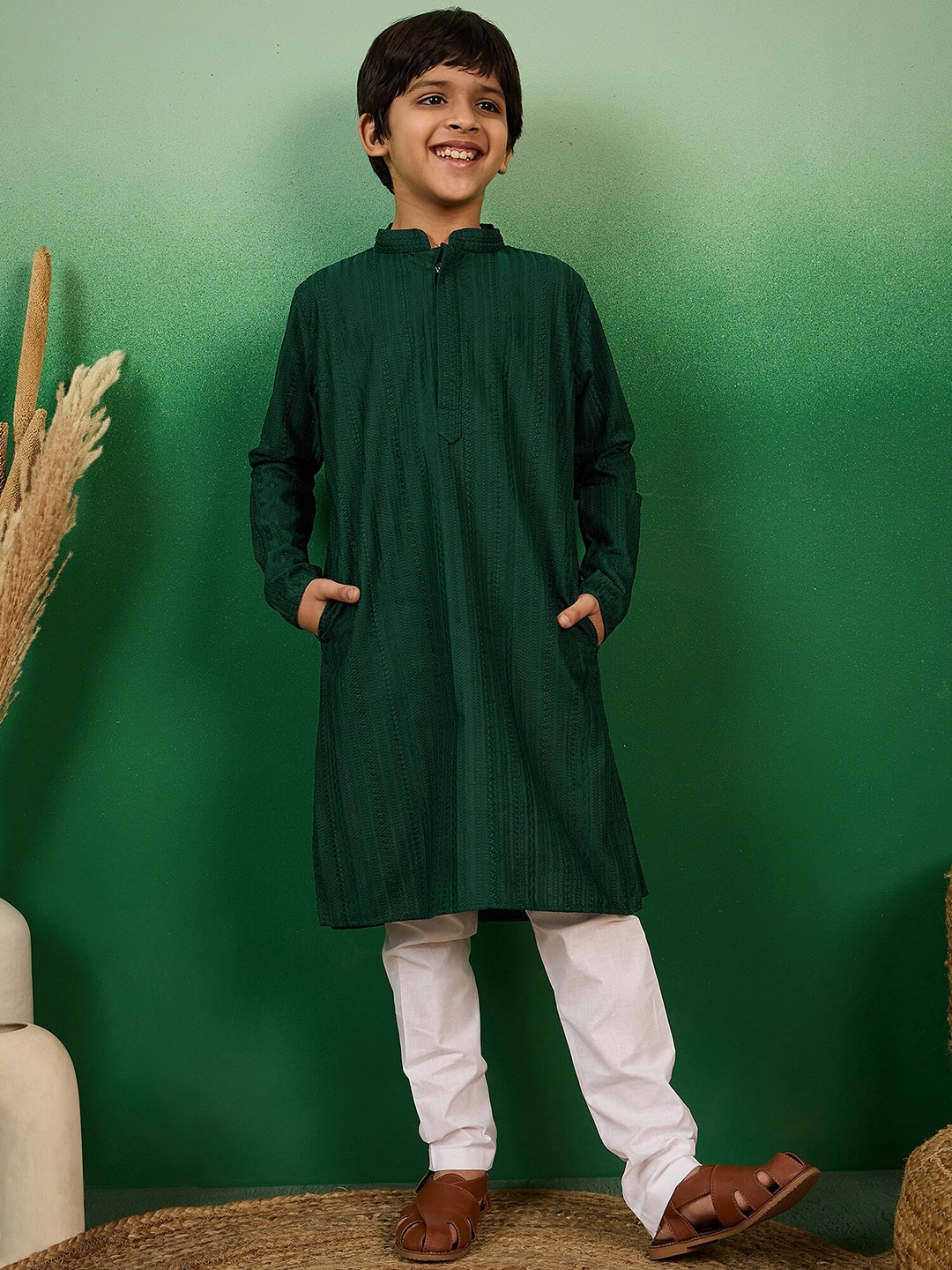 

Sangria Boys Embroidered Cotton Mandarin Collar Chikankari Kurta, Green