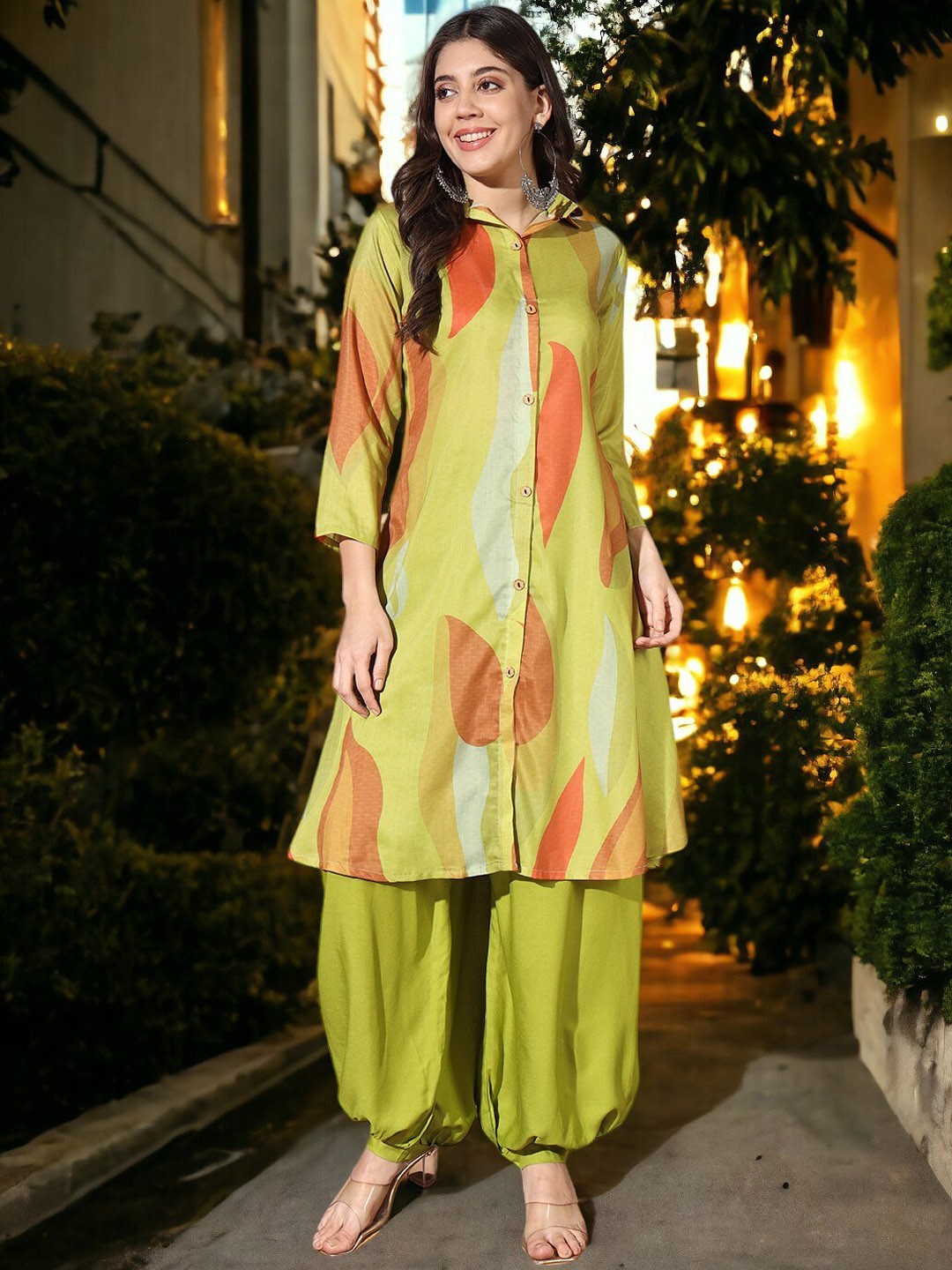 

MORLY Floral Printed Regular Kurta with Trousers, Green