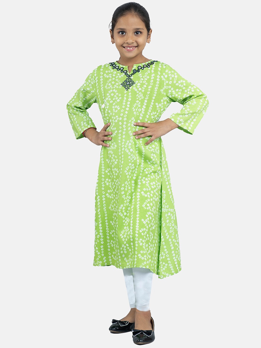 

KiddoPanti Girls Bandhani Printed Straight Kurta Set, Green