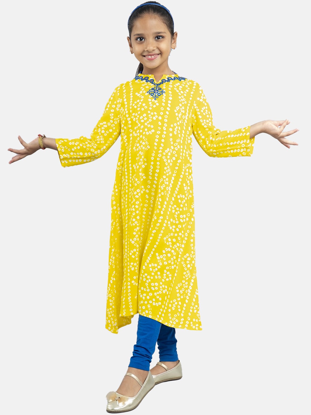 

KiddoPanti Girls Bandhani Printed Straight Kurta Set, Yellow