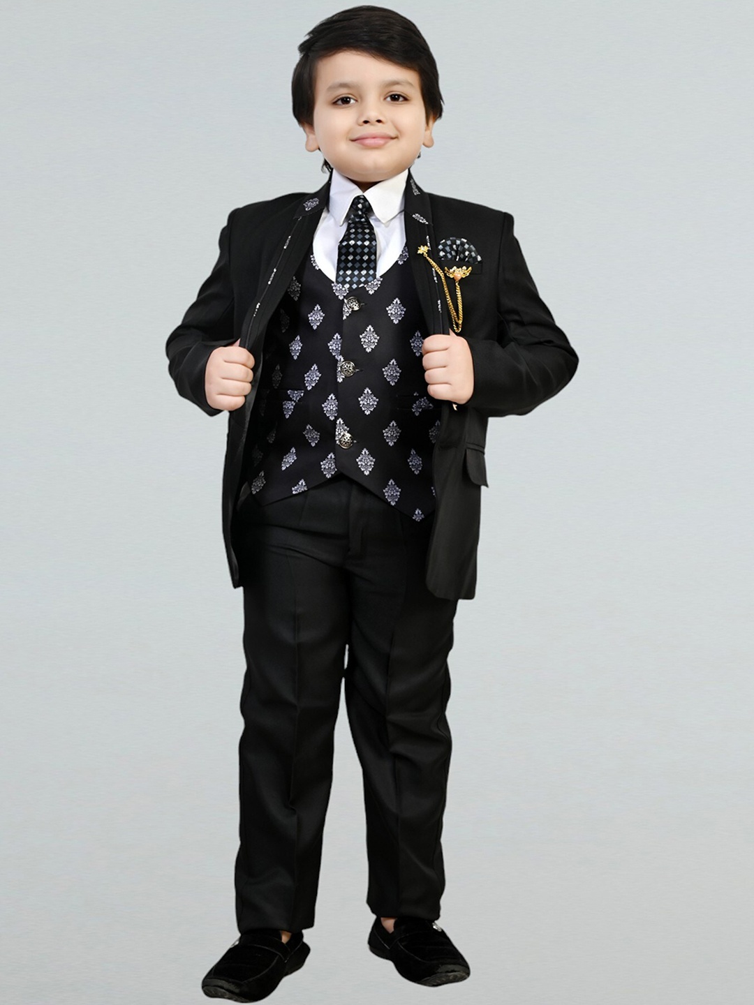 

BT DEZINES Boys Printed Single-Breasted Five-Piece Party Suits, Black