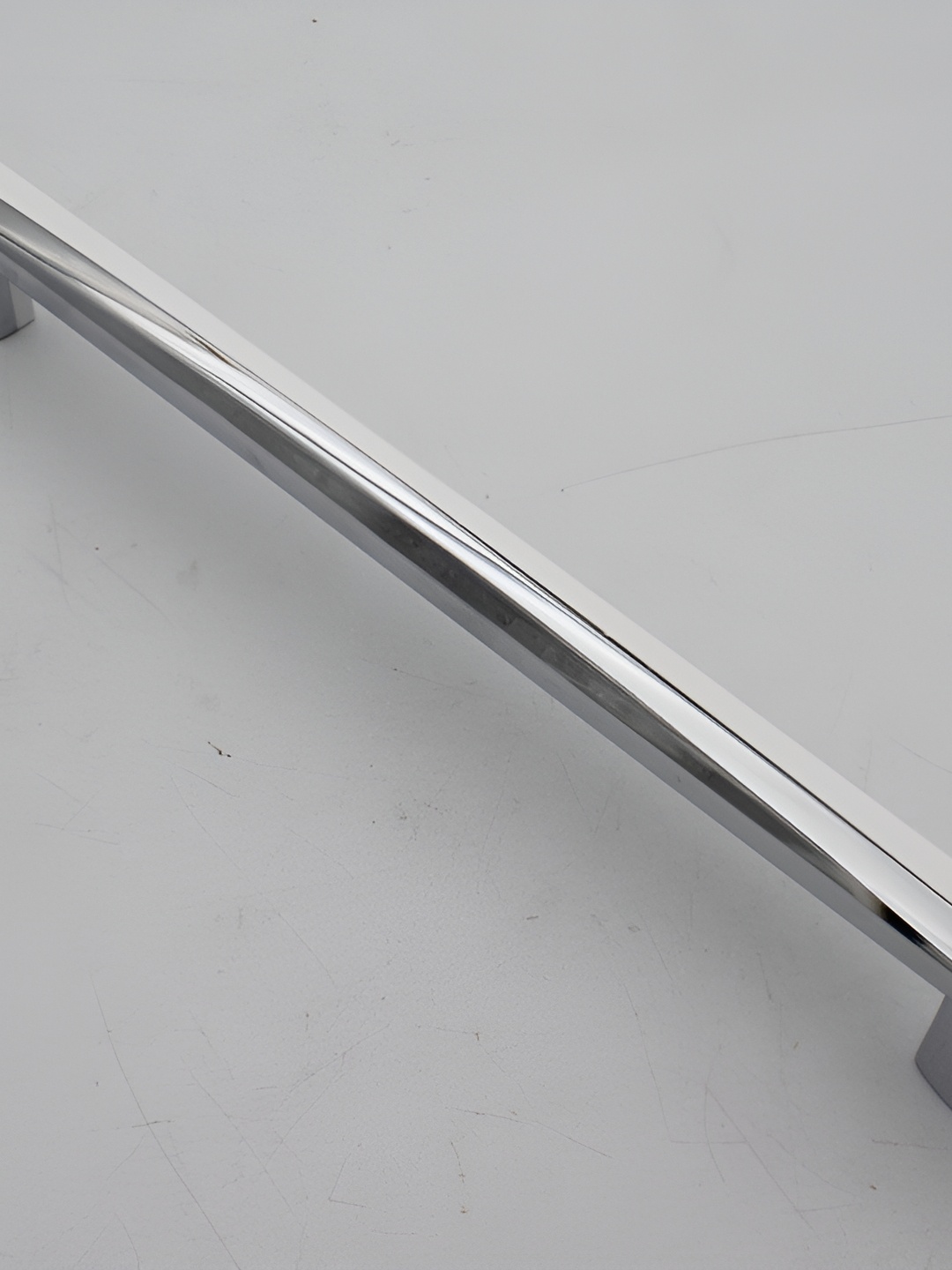 

Rab Silver Toned Matte Finished Zinc Door Handle, White