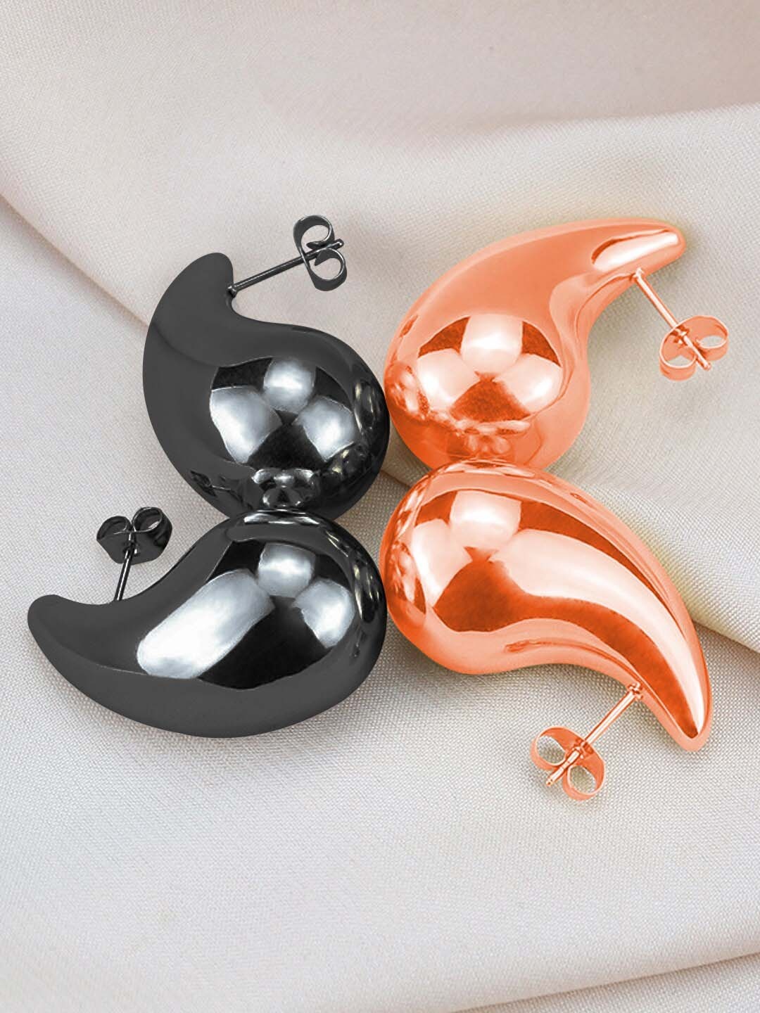 

FIMBUL Set Of 2 Teardrop Shaped Studs Earrings, Black