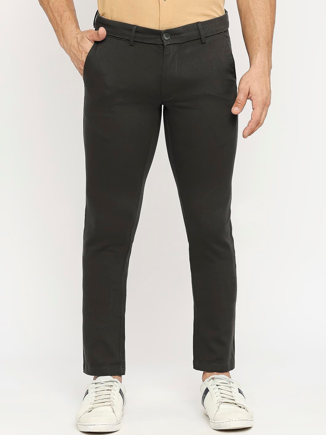 

Basics Men Tapered Fit Trousers, Olive