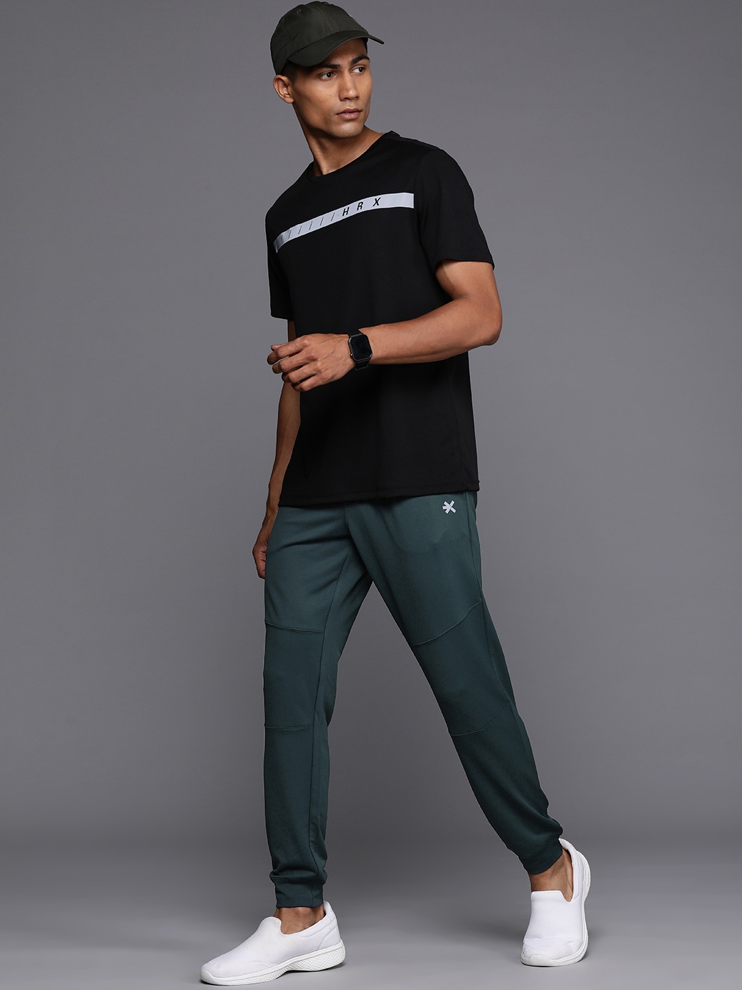 

HRX by Hrithik Roshan Men Solid Joggers, Green