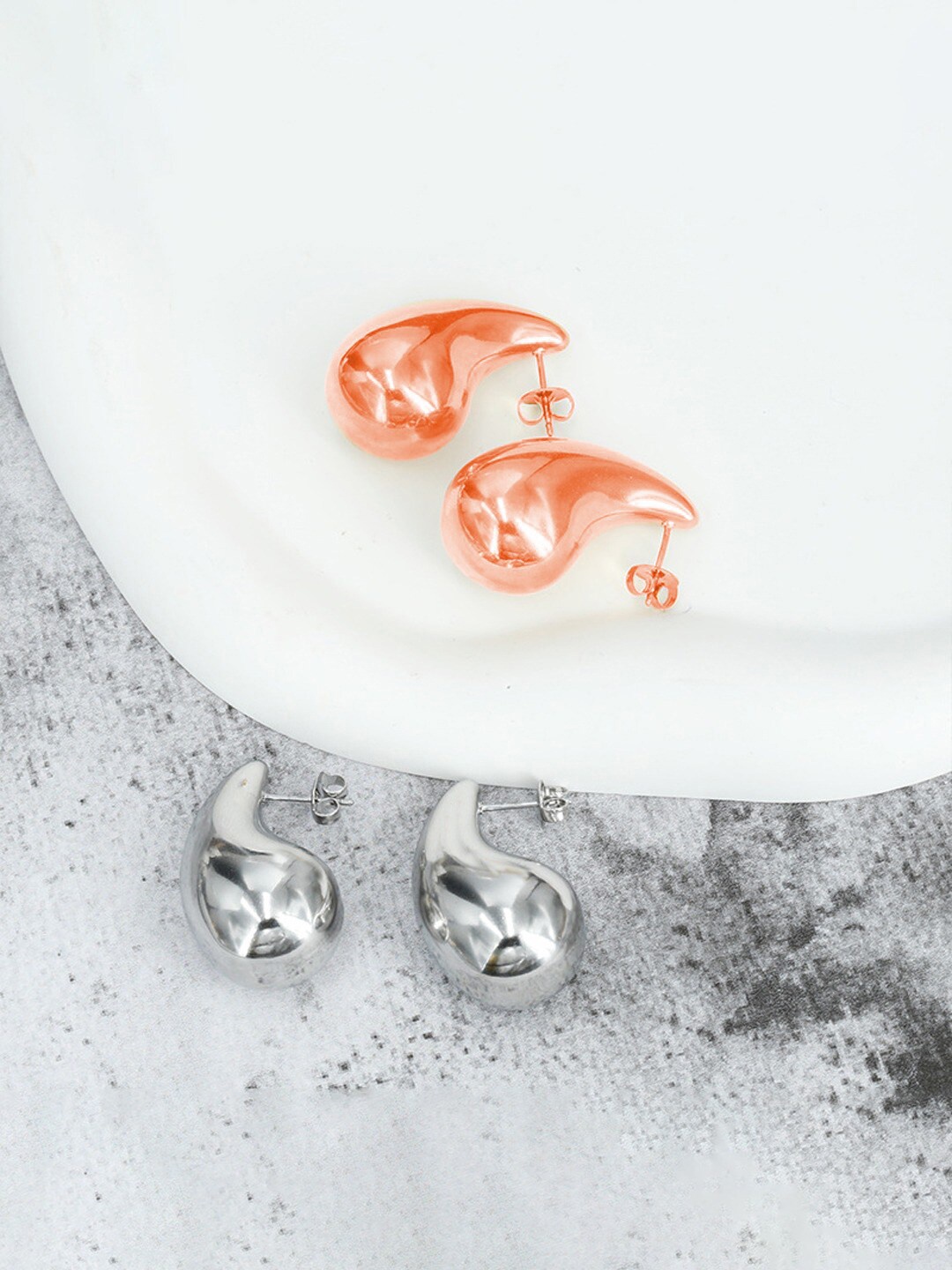 

VAGHBHATT Set Of 2 Teardrop Shaped Studs Earrings, Rose gold