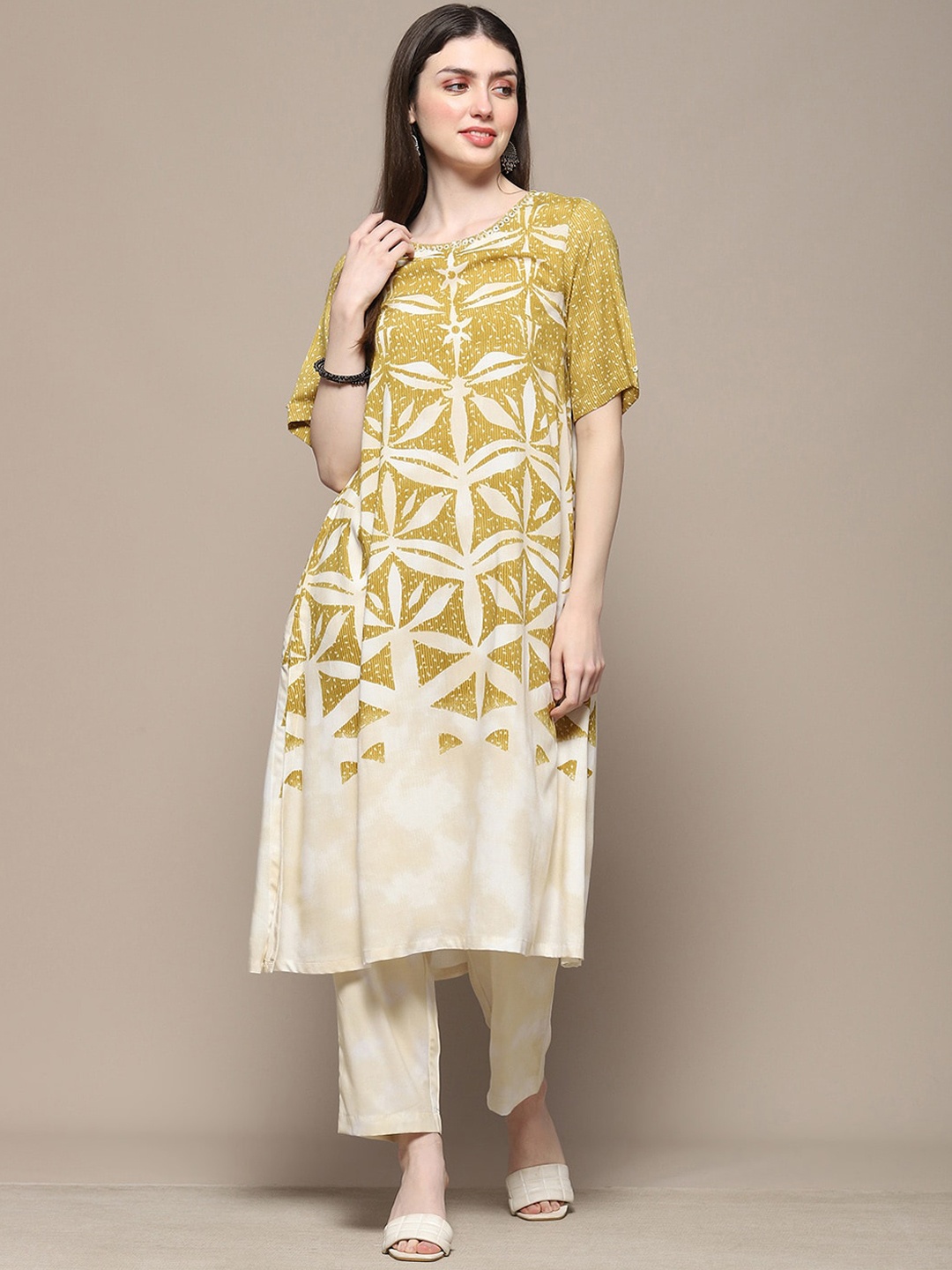 

Biba Floral Printed Round Neck Regular Sequinned Kurta with Palazzos, Yellow