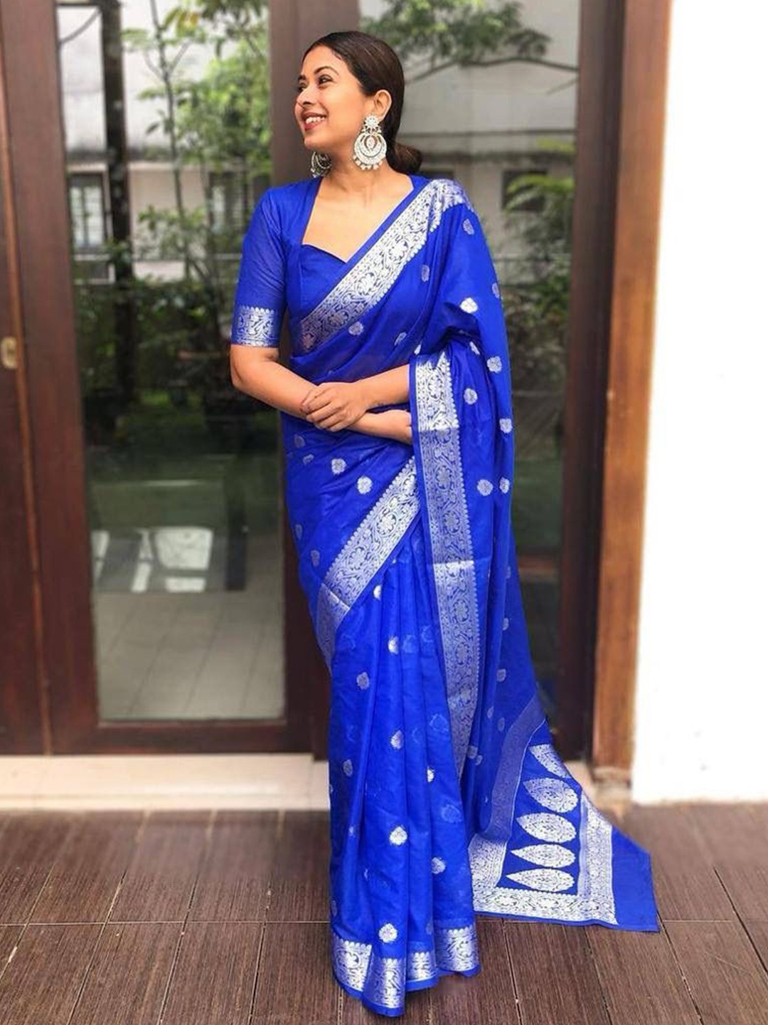 

AVANSHEE Ethnic Motifs Woven Design Zari Jacquard Silk Cotton Banarasi Saree, Blue