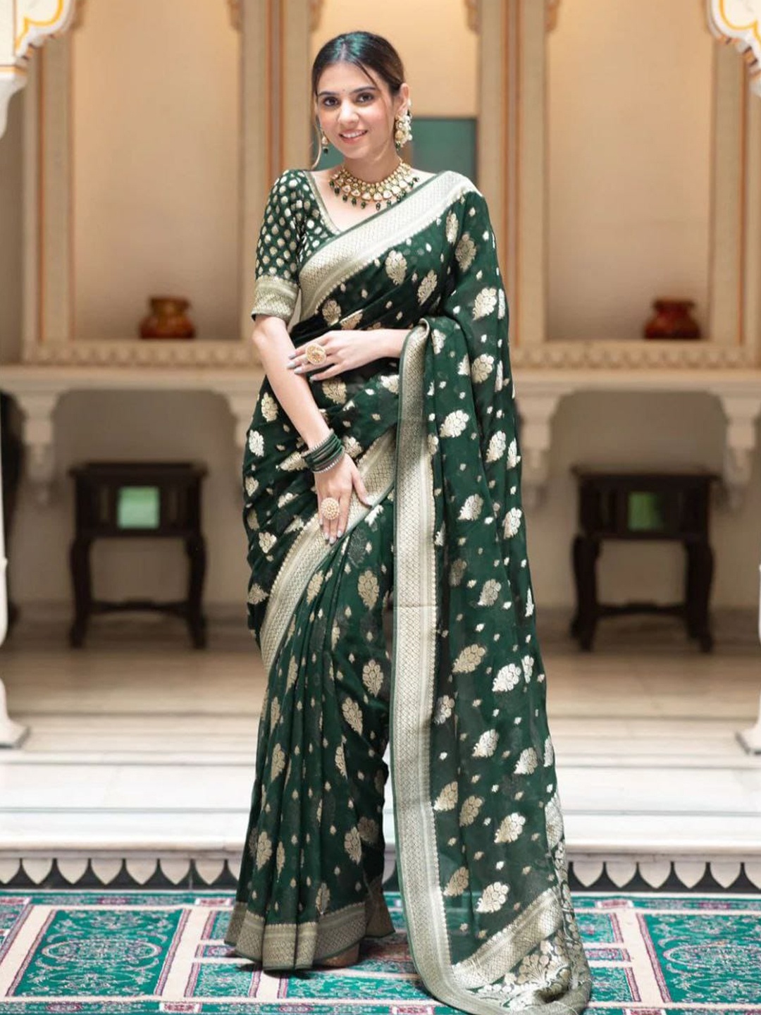 

AVANSHEE Ethnic Motifs Woven Design Zari Jacquard Silk Cotton Banarasi Saree, Green