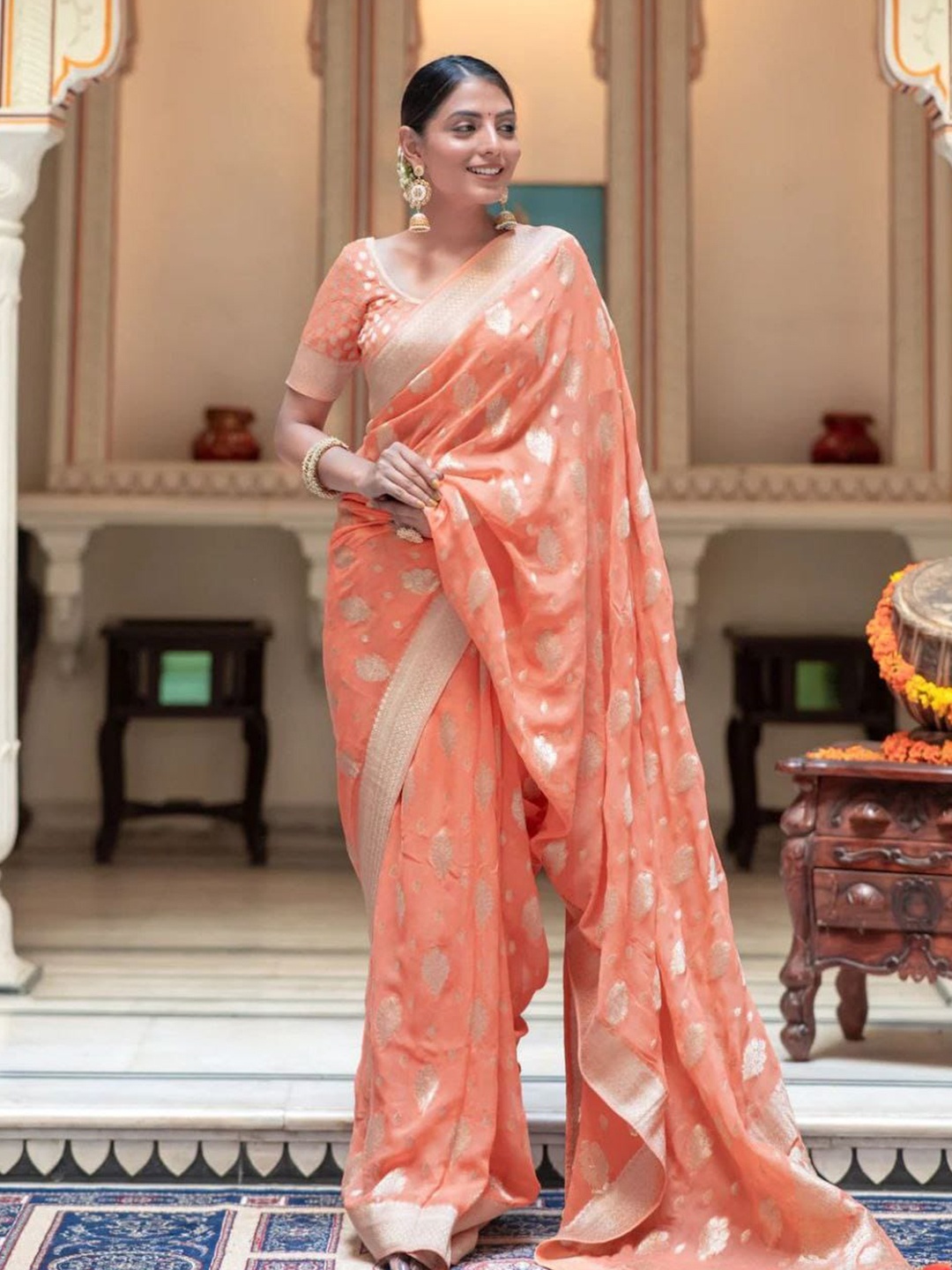 

AVANSHEE Ethnic Motifs Woven Design Zari Jacquard Silk Cotton Banarasi Saree, Peach