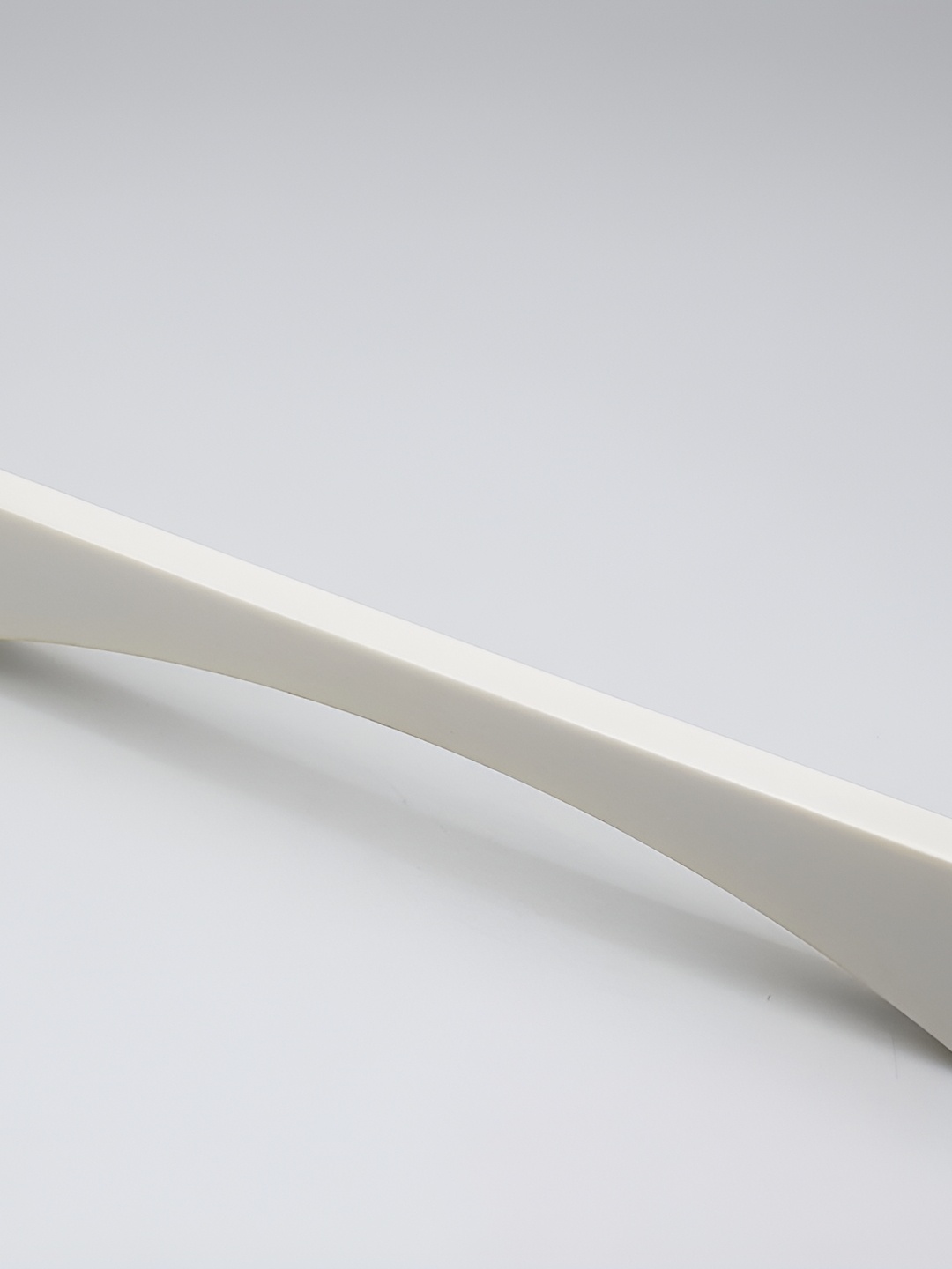 

Rab White Glossy Finish Door Handle