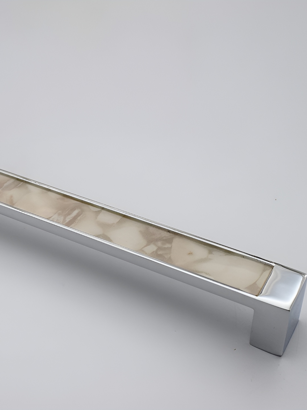 

Rab White & Silver Toned Glossy Finished Zinc Drawer Handle