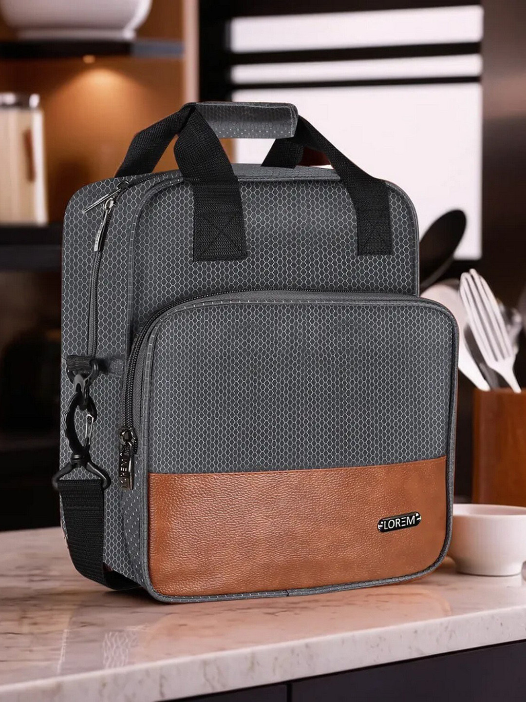 

LOREM Textured Linen Insulated Lunch Bag Travel Accessory, Grey