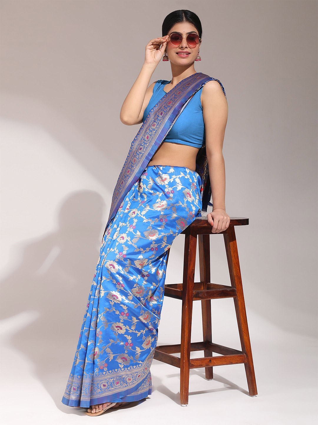 

Phenav Ethnic Motifs Woven Design Zari Banarasi Saree, Blue