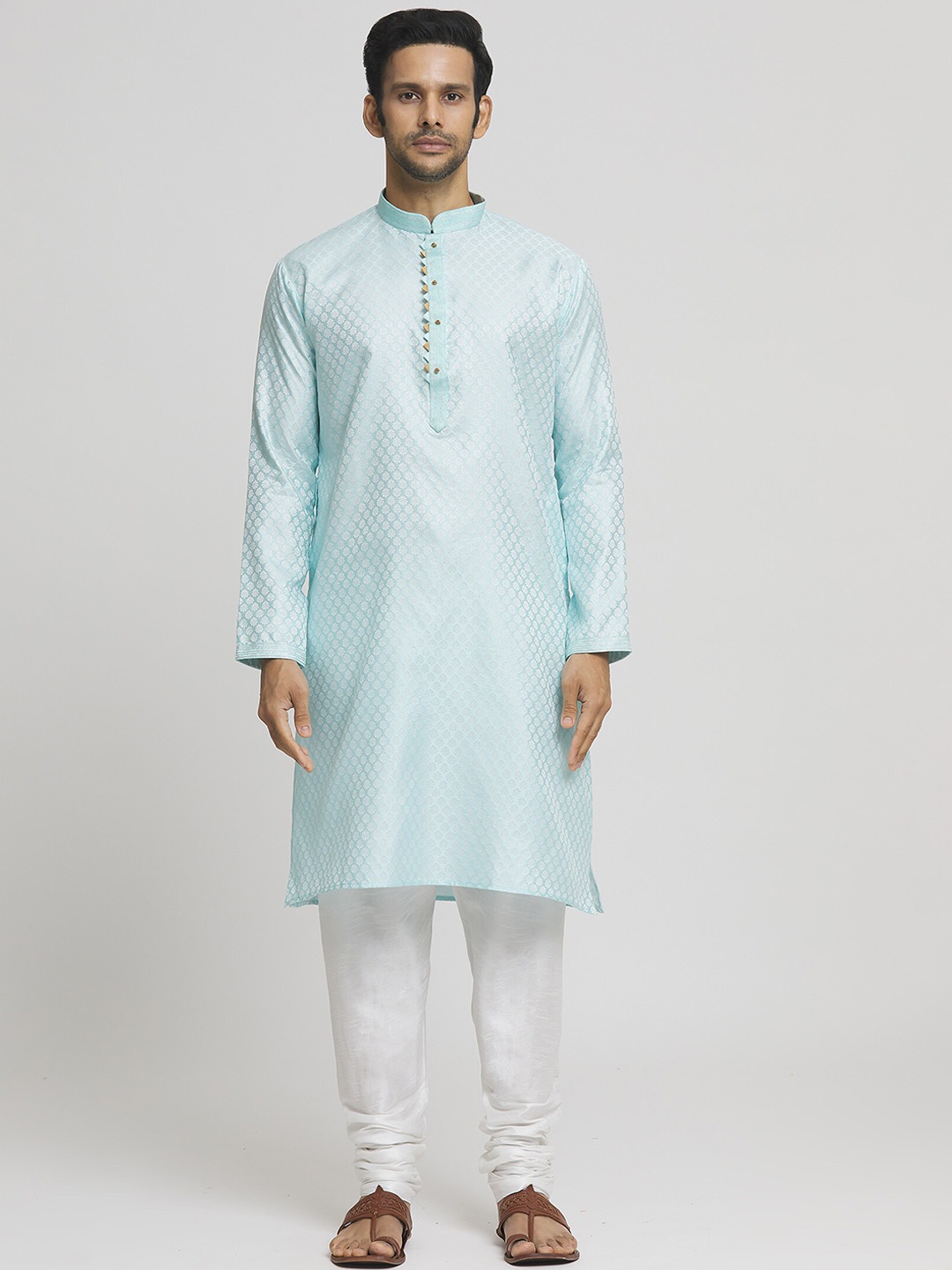 

Indian Poshakh Mandarin Collar Long Sleeves Ethnic Motifs Embroidered Kurta with Churidar, Blue