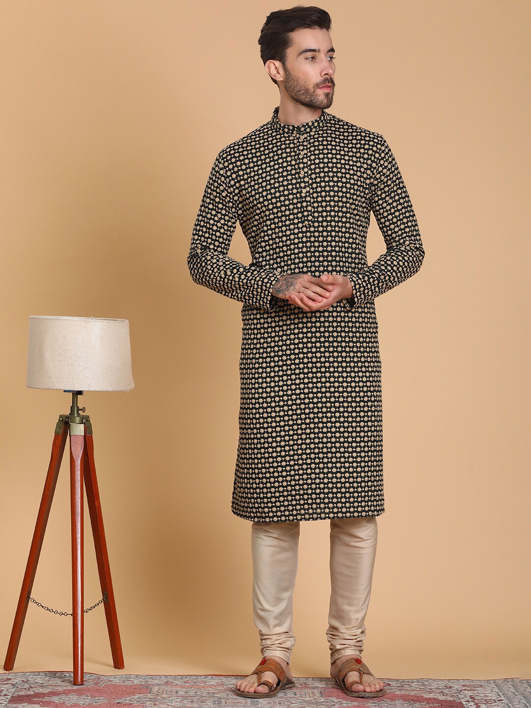 

TABARD Men Embroidered Regular Pure Cotton Kurta with Churidar, Green