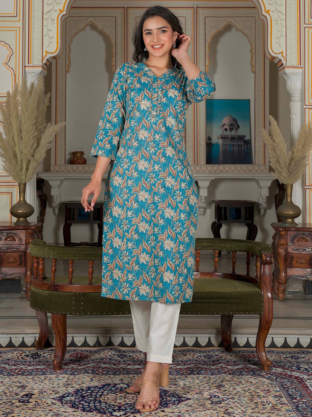 

Vbuyz Floral Printed V-Neck Cotton Straight Kurta, Blue