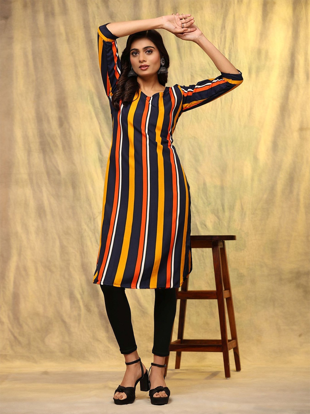 

Phenav Striped Straight Kurta, Black
