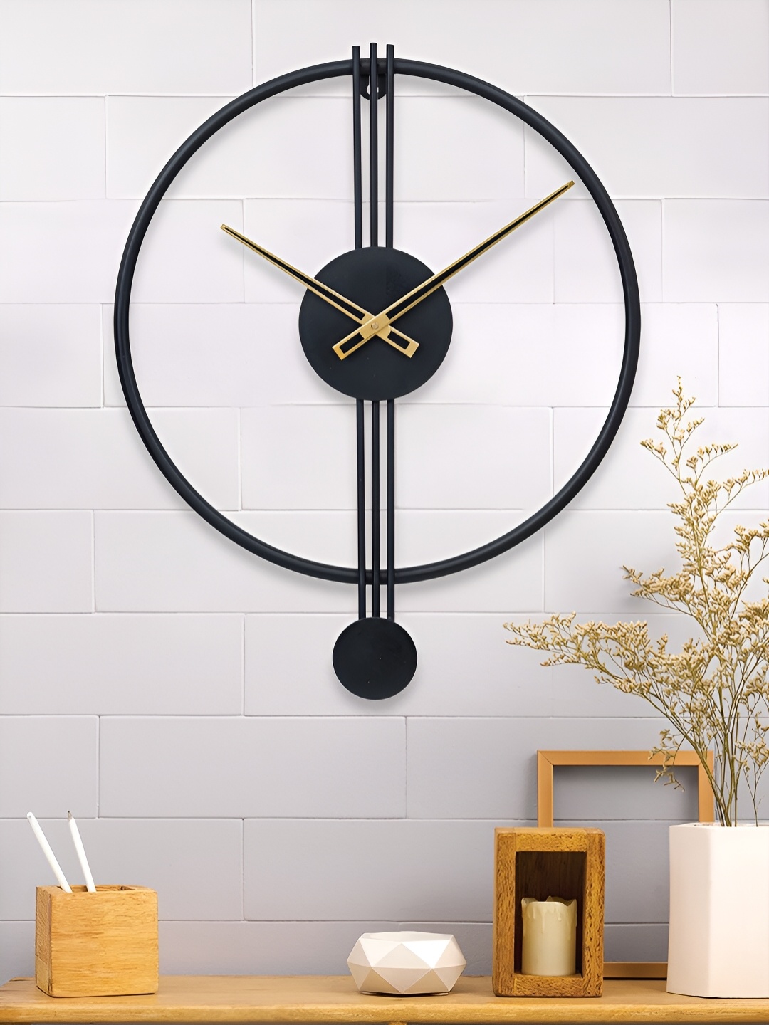 

Craft Smith Black & Gold Toned Contemporary Wall Clock