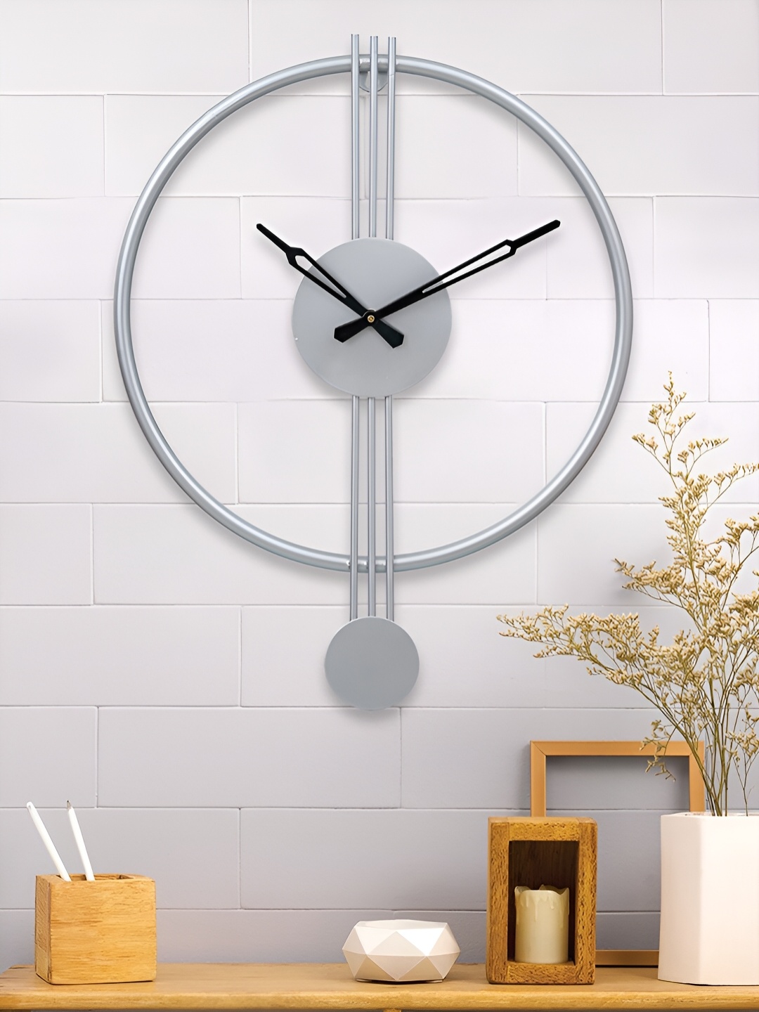 

Craft Smith Silver-Toned Round Analogue Contemporary Pendulum Wall Clock