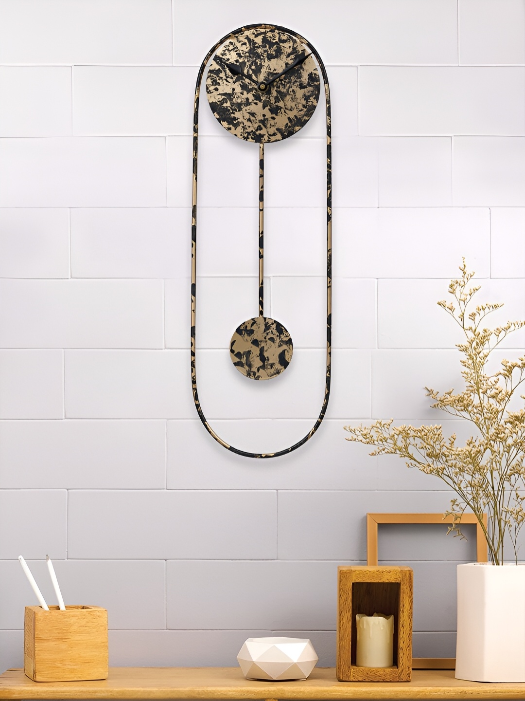 

Craft Smith Black & Beige Embellished Traditional Round Wall Clock