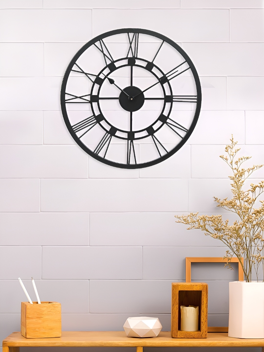 

Craft Smith Black Round Analogue Contemporary Wall Clock