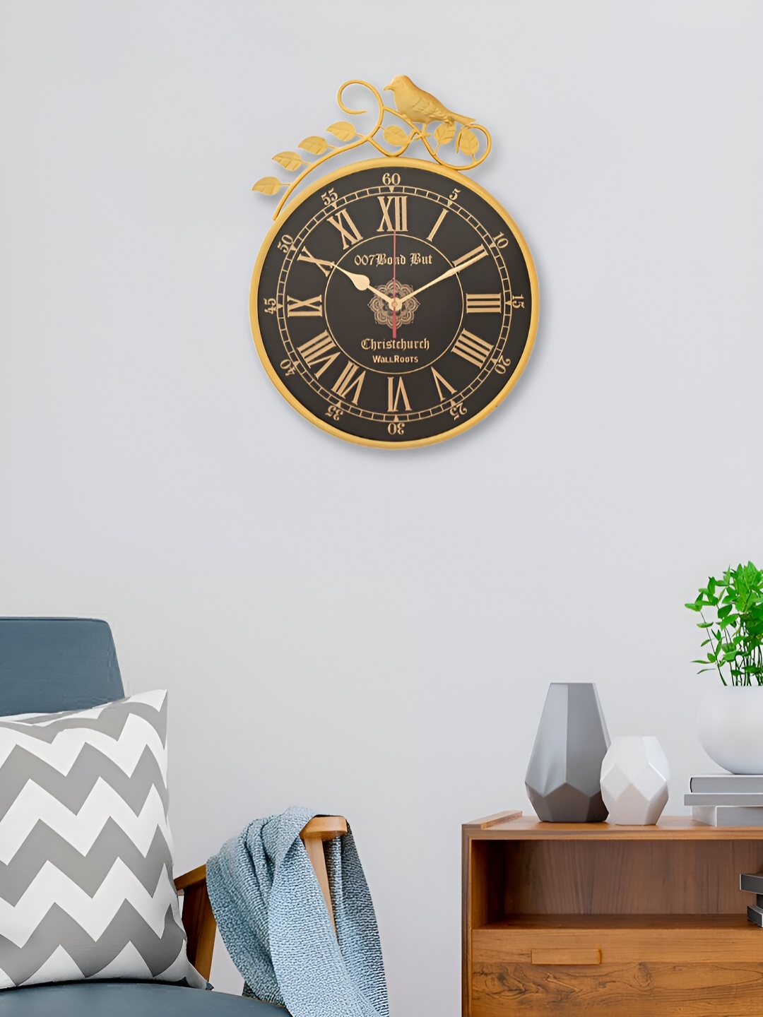 

Craft Smith Black & Gold-Toned Embellished Round Traditional Wall Clock