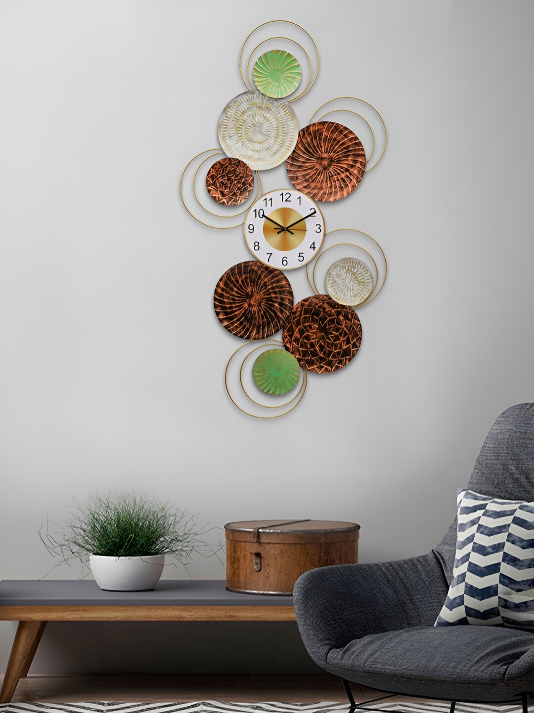 

Craft Smith Copper-Toned & Black Embellished Geometric Traditional Wall Clock