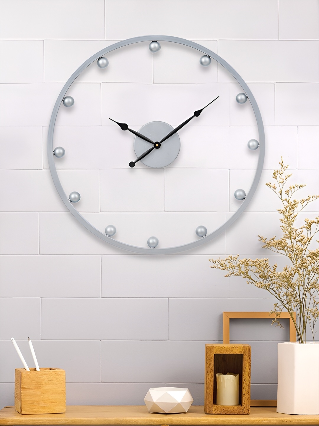 

Craft Smith Silver-Toned Textured Round Contemporary Wall Clock