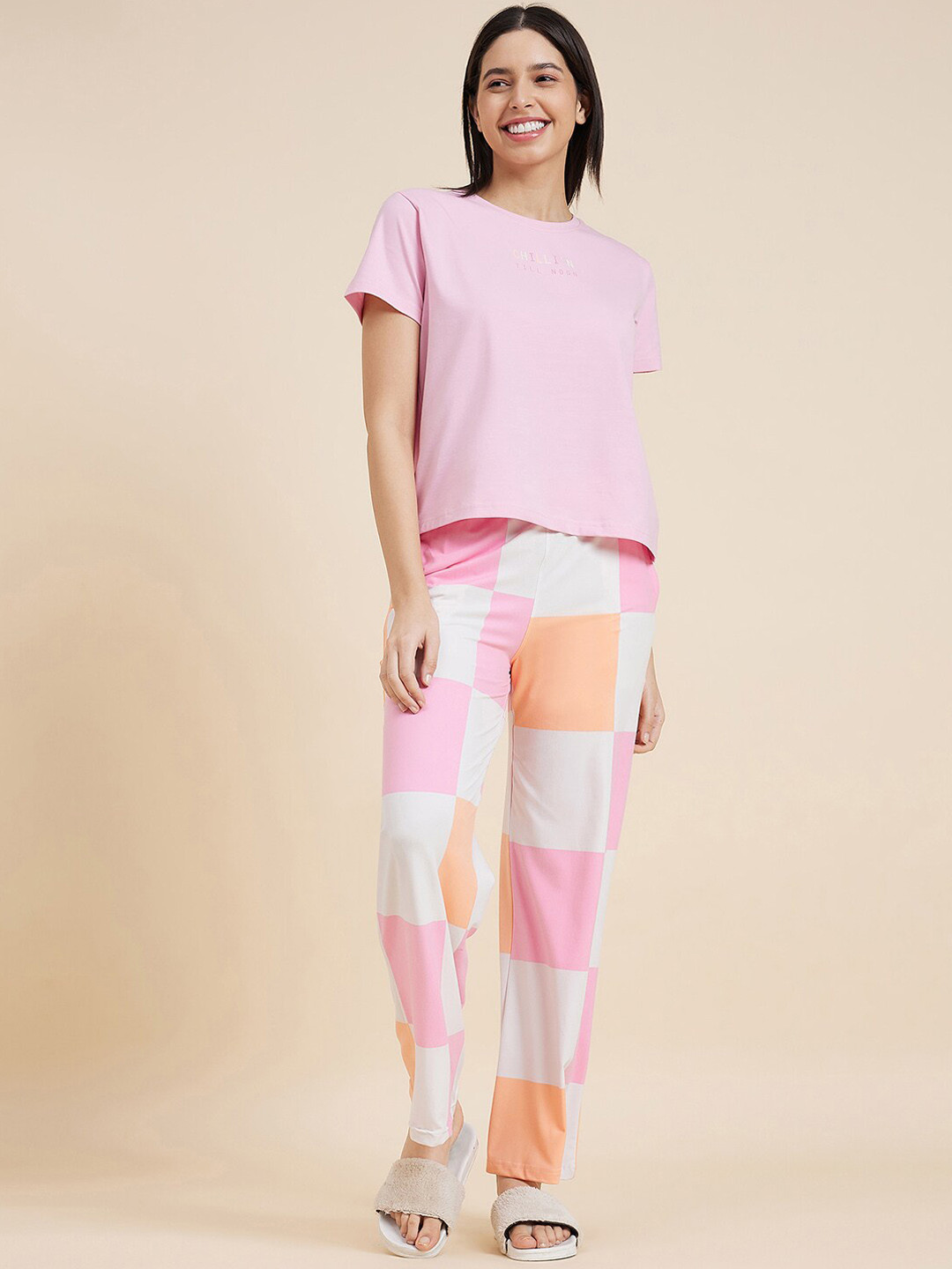 

Sweet Dreams Pink Round Neck T-Shirt & Pyjama