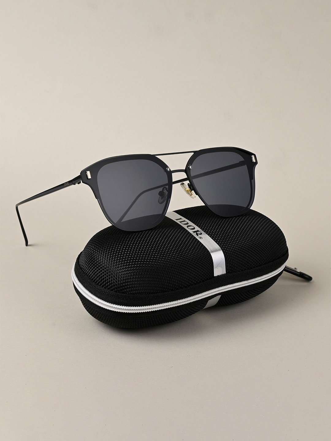 

IDOR Unisex Square Sunglasses with UV Protected Lens 949-BLK, Black
