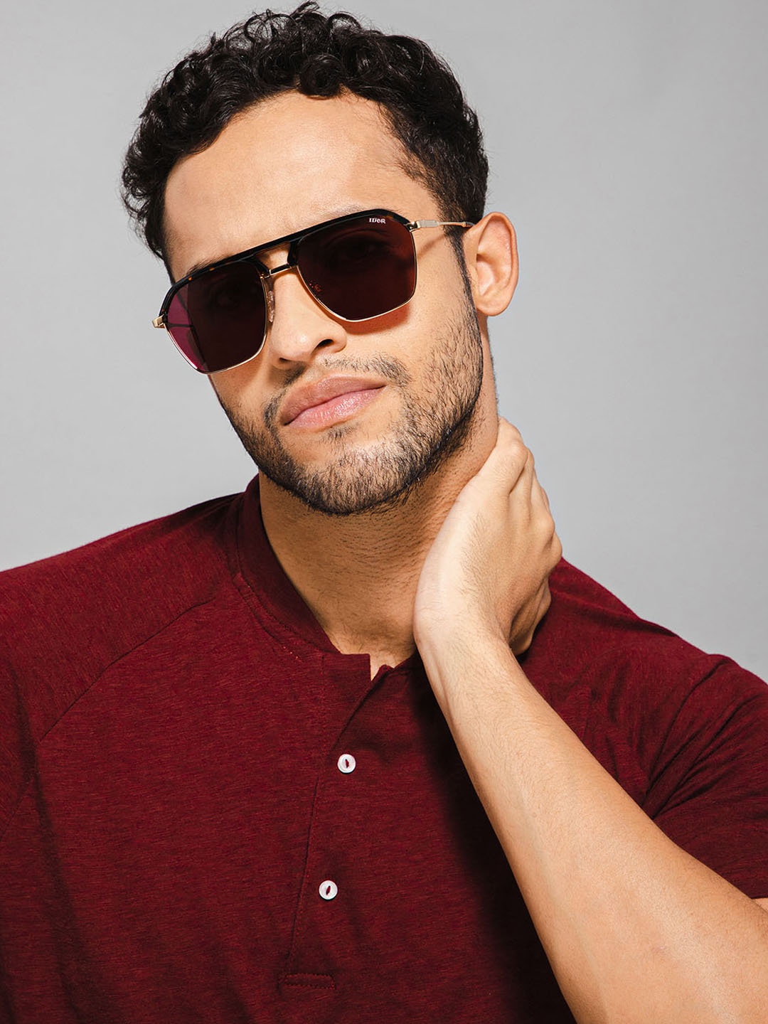 

IDOR Unisex Aviator Sunglasses with Polarised Lens 3340-C02-P39, Red