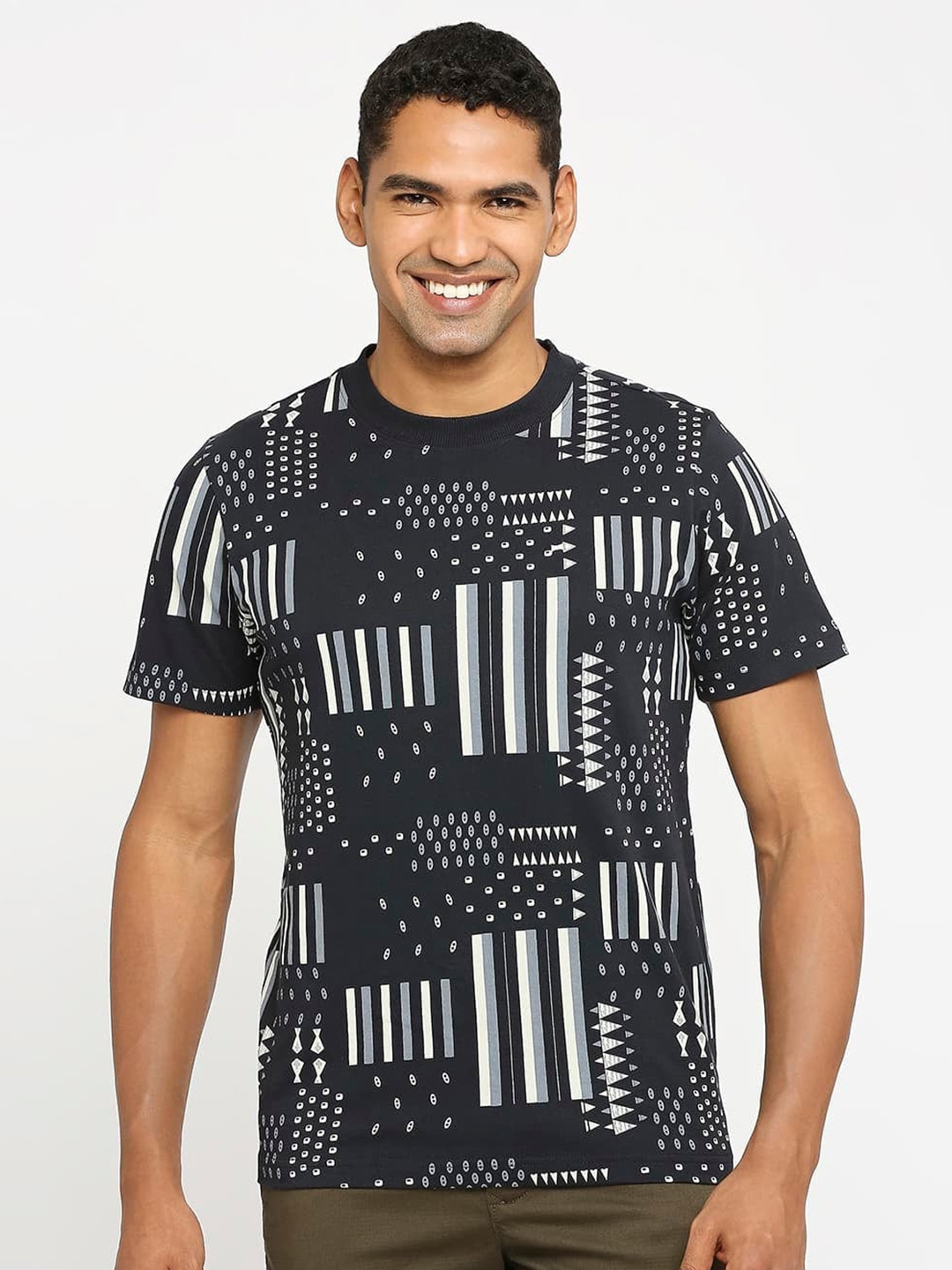 

Basics Abstract Printed Round Neck Slim Fit T-shirt, Black