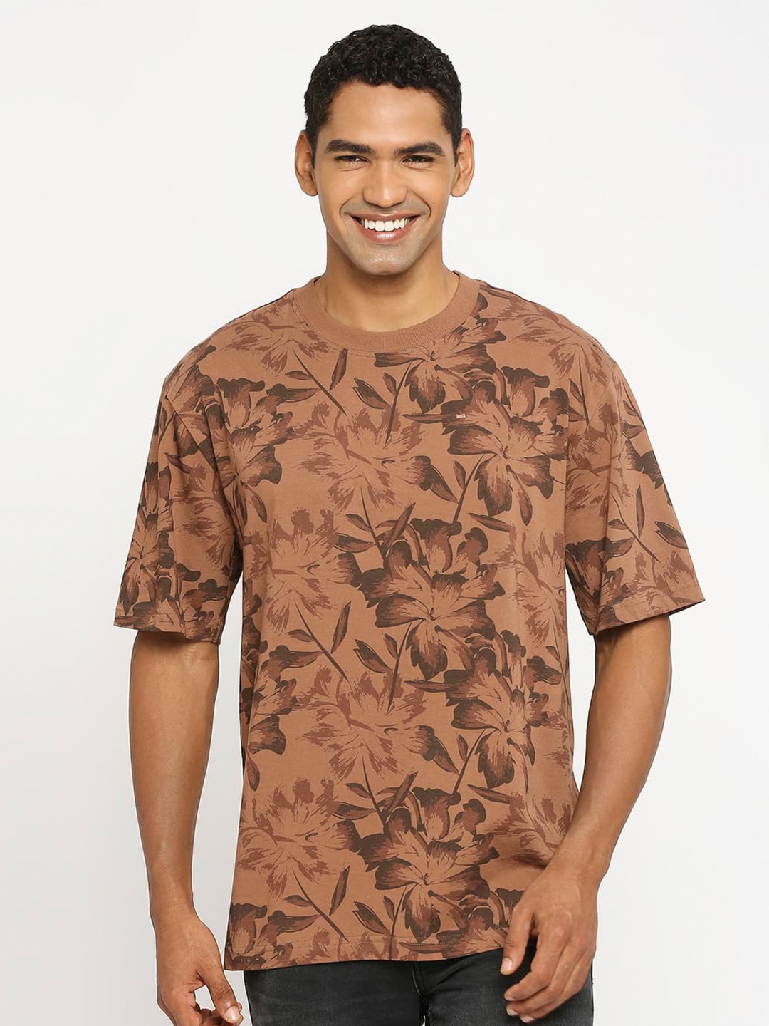 

Basics Round Neck Floral Printed Cotton Slim Fit T-shirt, Brown
