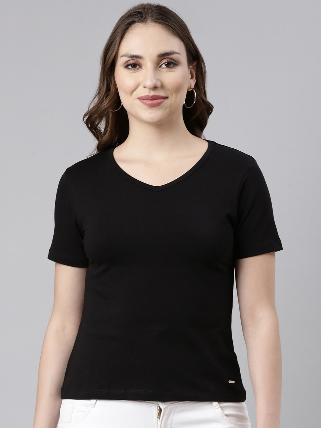 

TWIN BIRDS Basic V-Neck Tops, Black