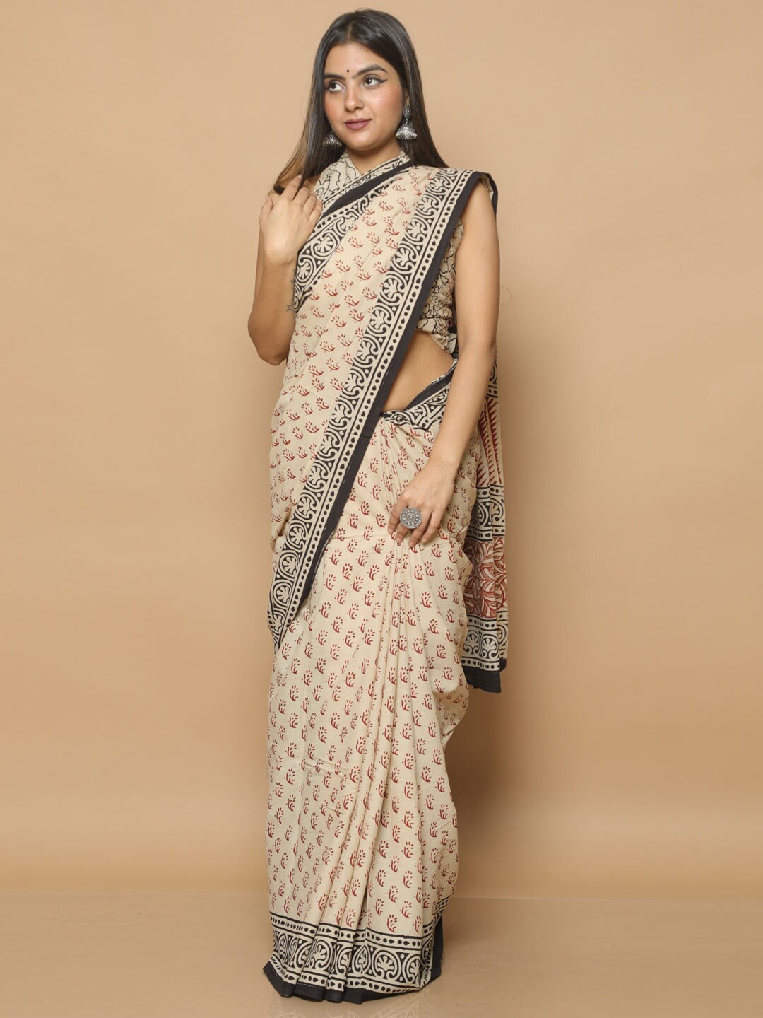 

KALINI Ethnic Motifs Printed Pure Cotton Saree, Beige