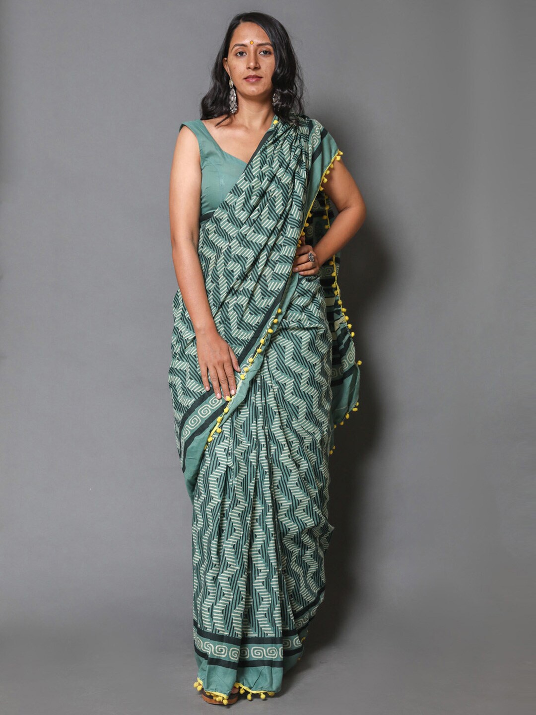 

KALINI Chevron Printed Pure Cotton Saree, Green