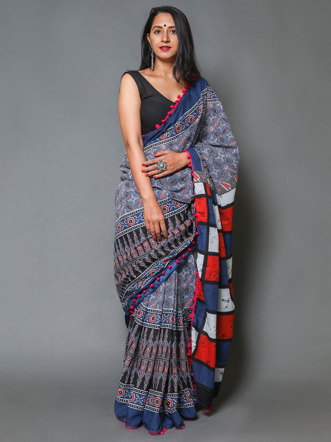 

KALINI Ethnic Motifs Printed Pure Cotton Saree, Navy blue