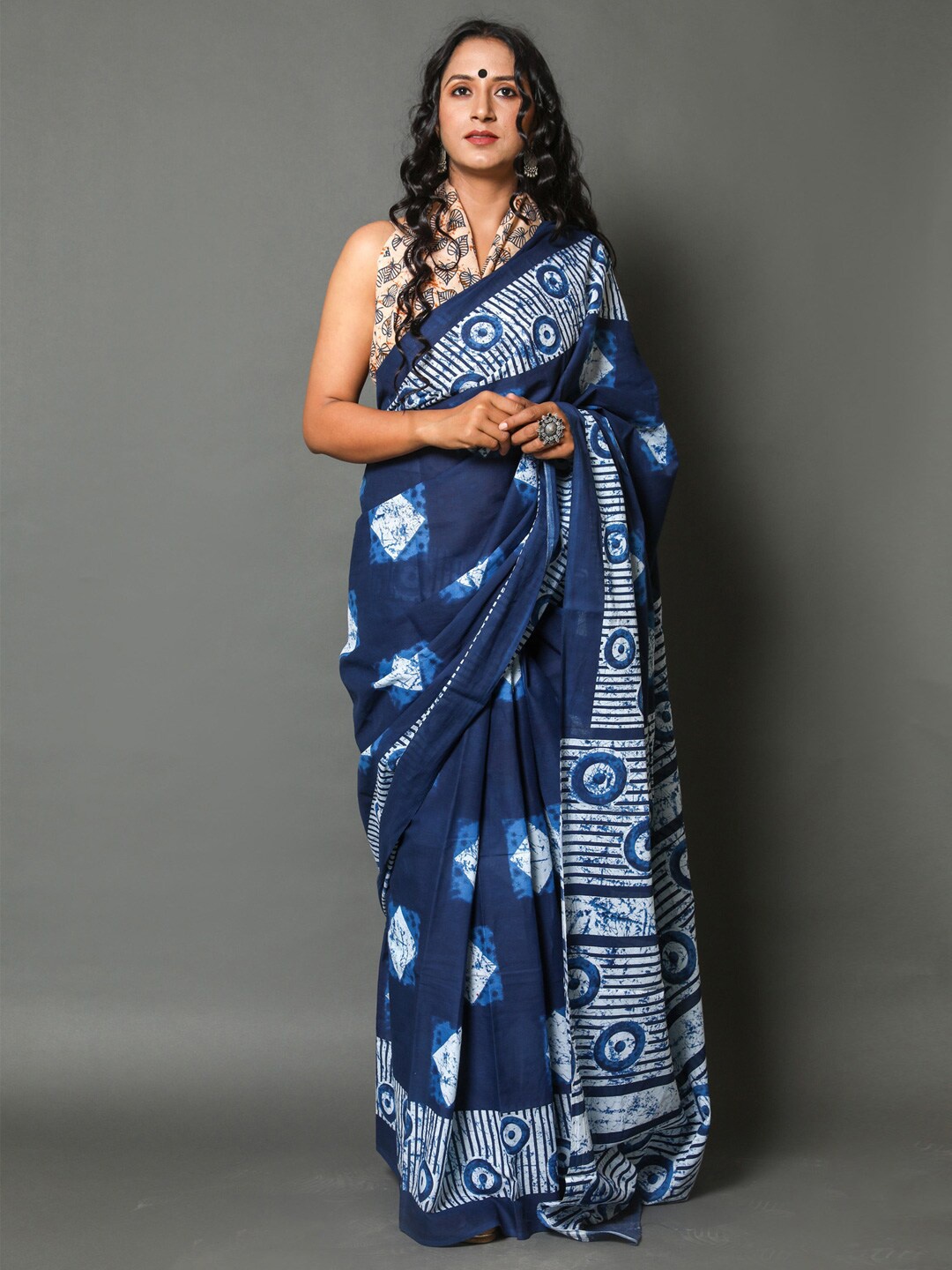 

KALINI Ethnic Motifs Printed Pure Cotton Saree, Navy blue