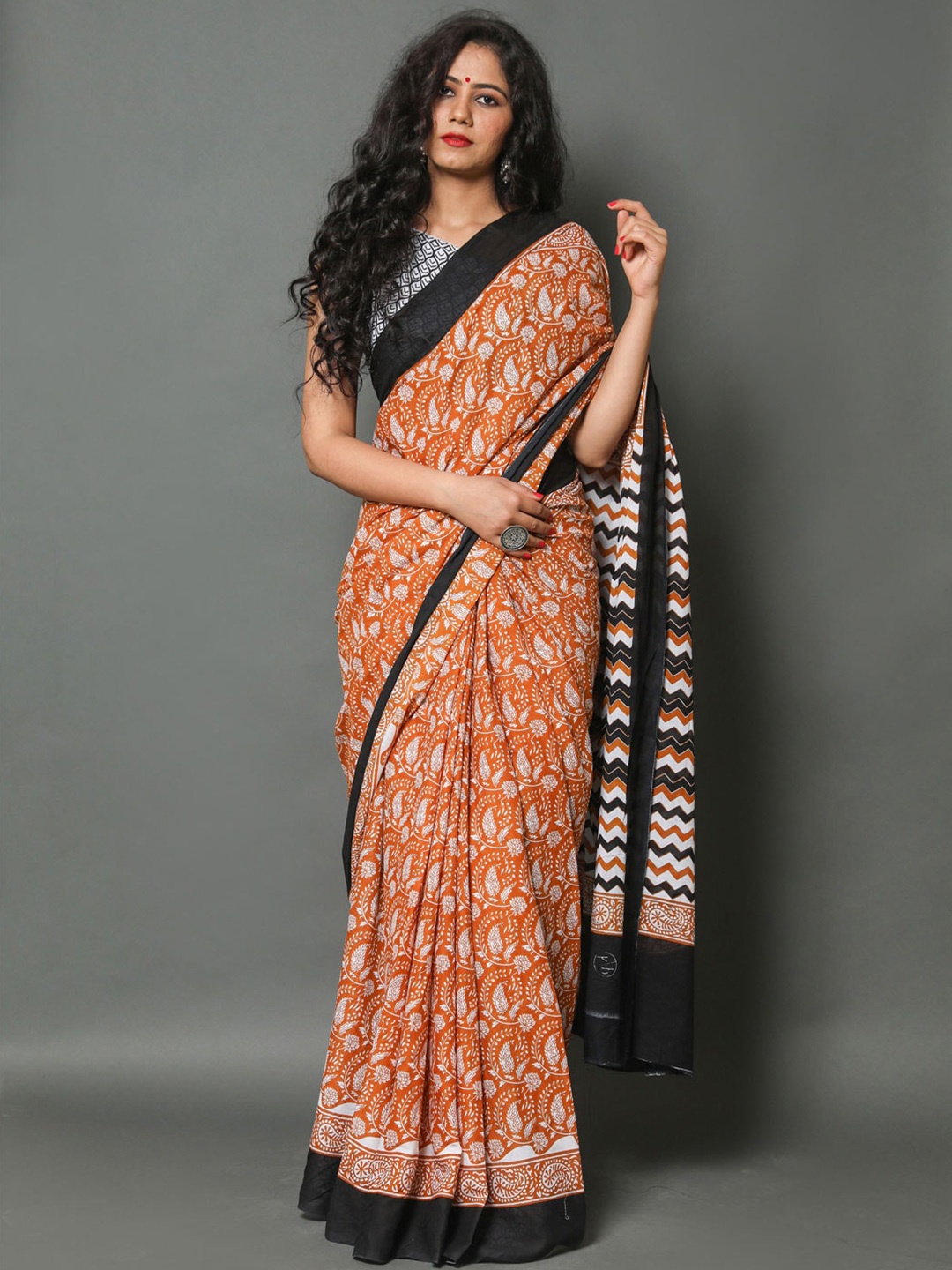 

KALINI Floral Printed Pure Cotton Saree, Orange