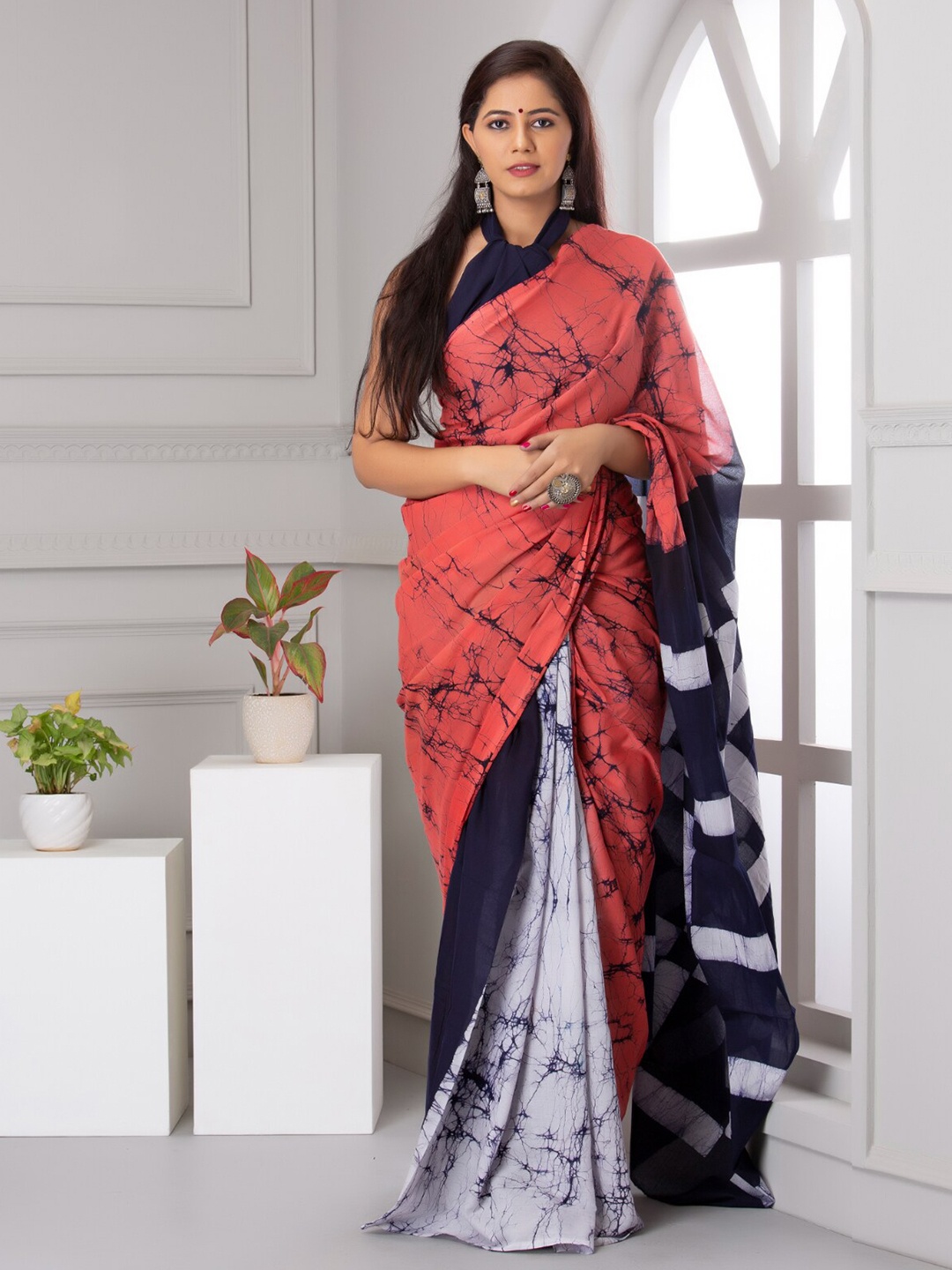 

KALINI Abstract Printed Pure Cotton Saree, Red