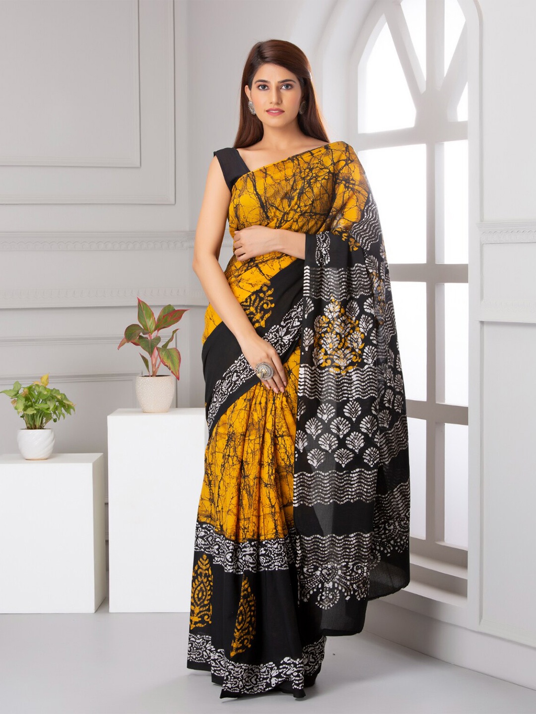 

KALINI Abstract Printed Pure Cotton Saree, Yellow