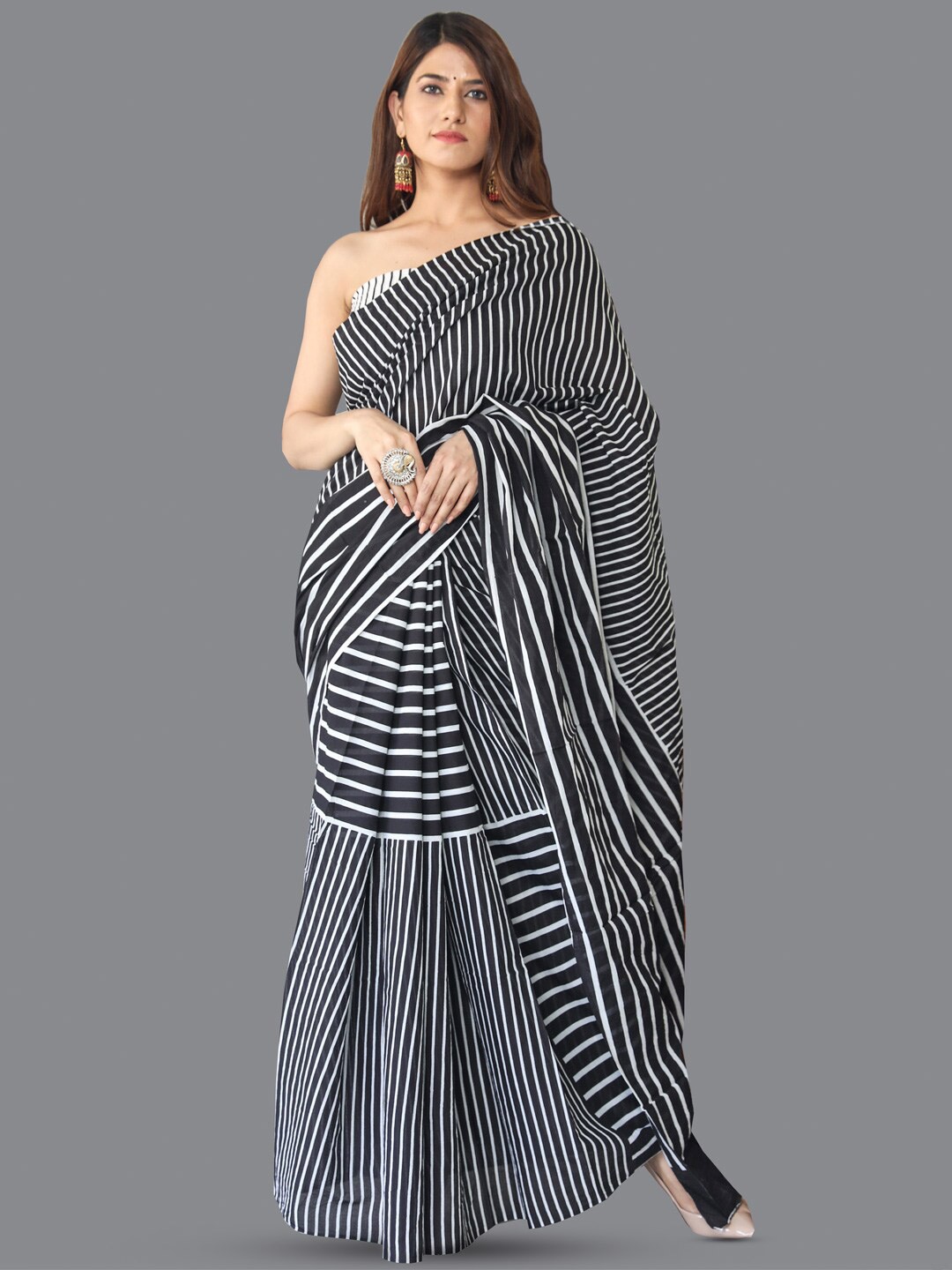 

KALINI Striped Pure Cotton Saree, Black