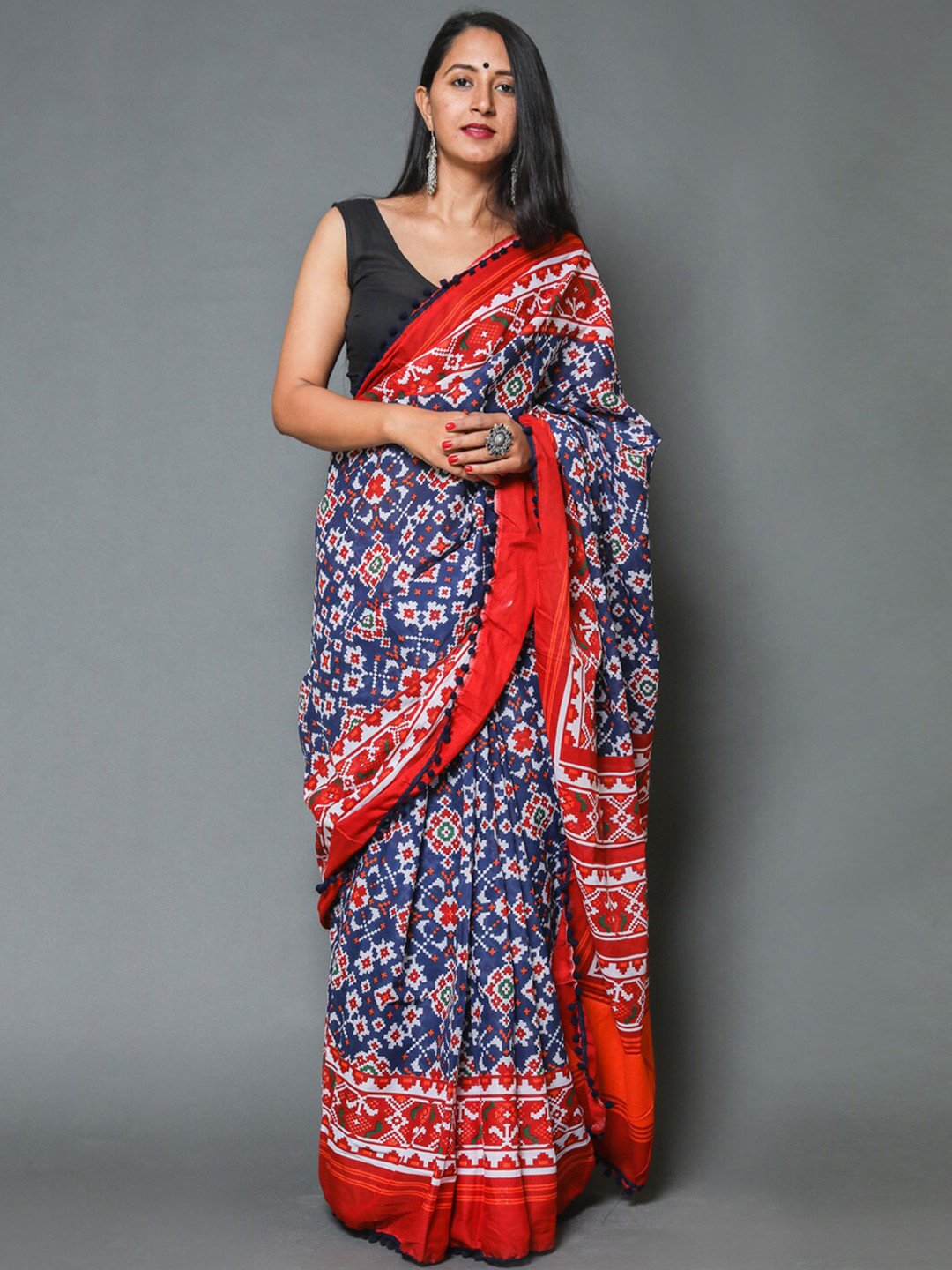 

KALINI Floral Printed Pure Cotton Saree, Navy blue