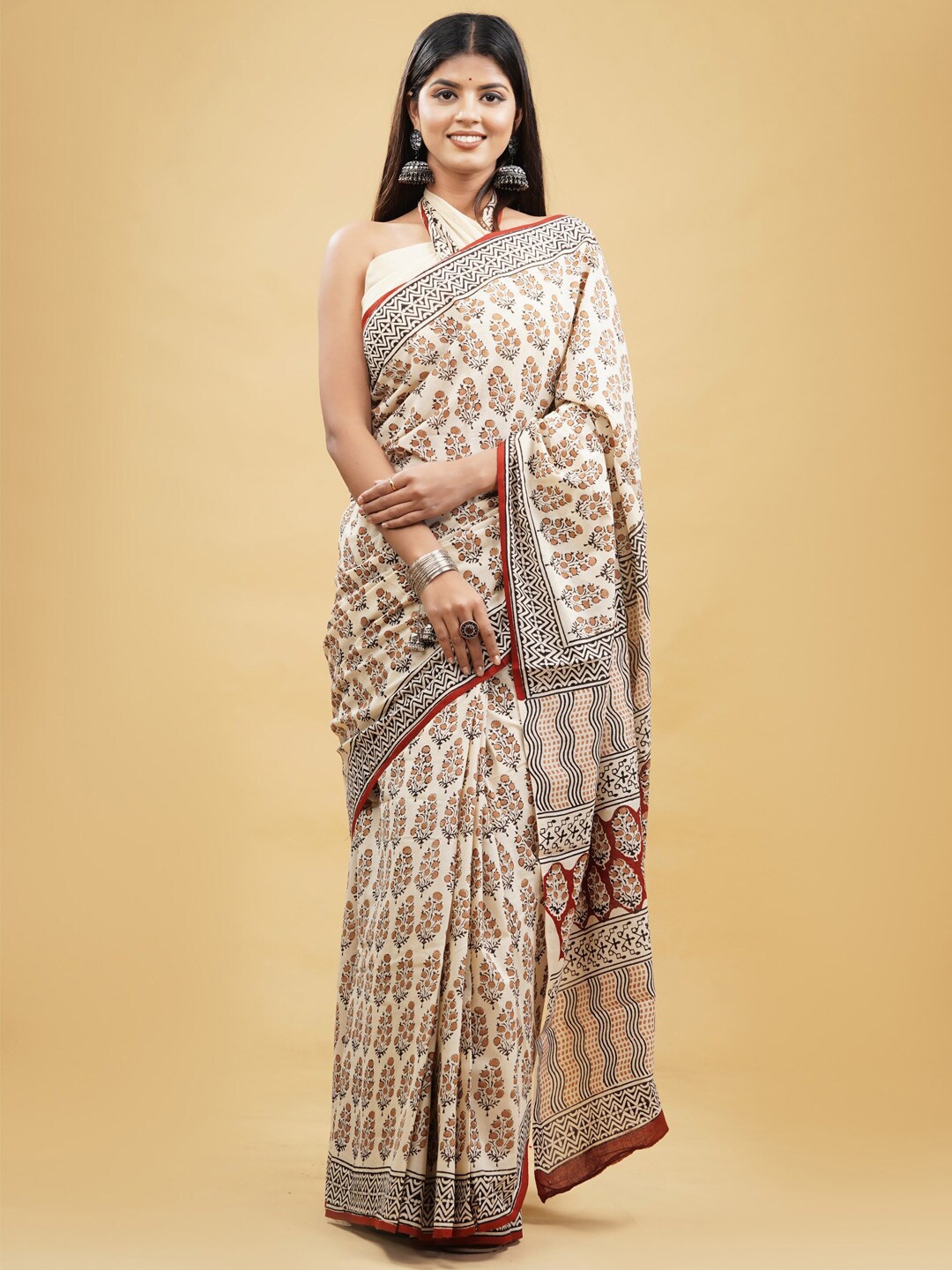 

KALINI Ethnic Motifs Printed Pure Cotton Saree, Cream